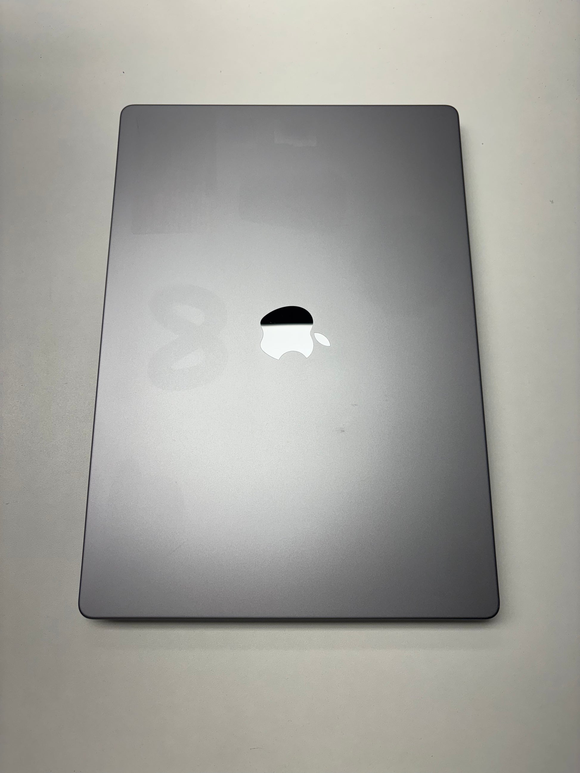 Apple MacBook Pro 16 Space Grau günstig gebraucht kaufen