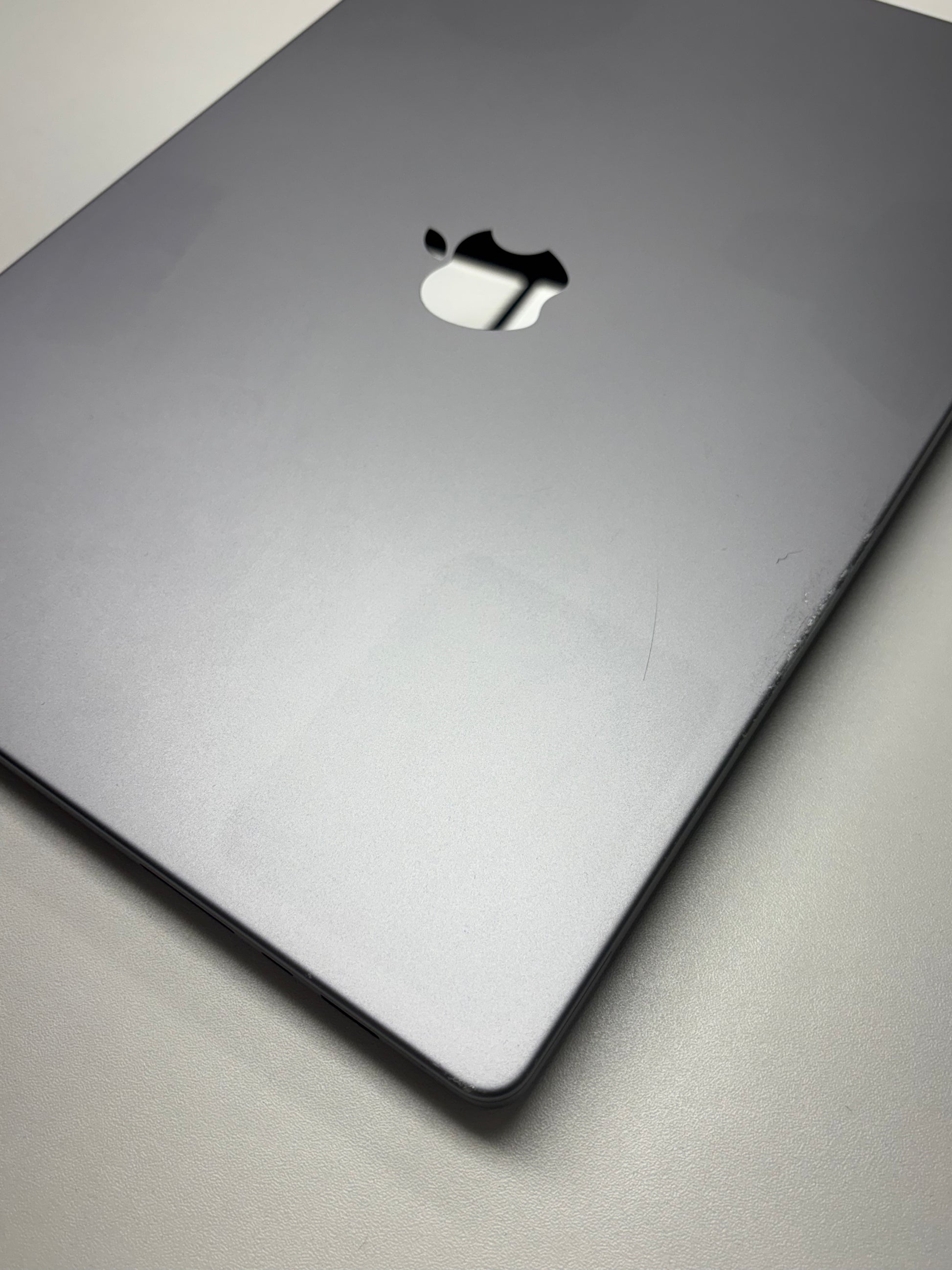 Apple MacBook Pro 16 Space Grau günstig gebraucht kaufen