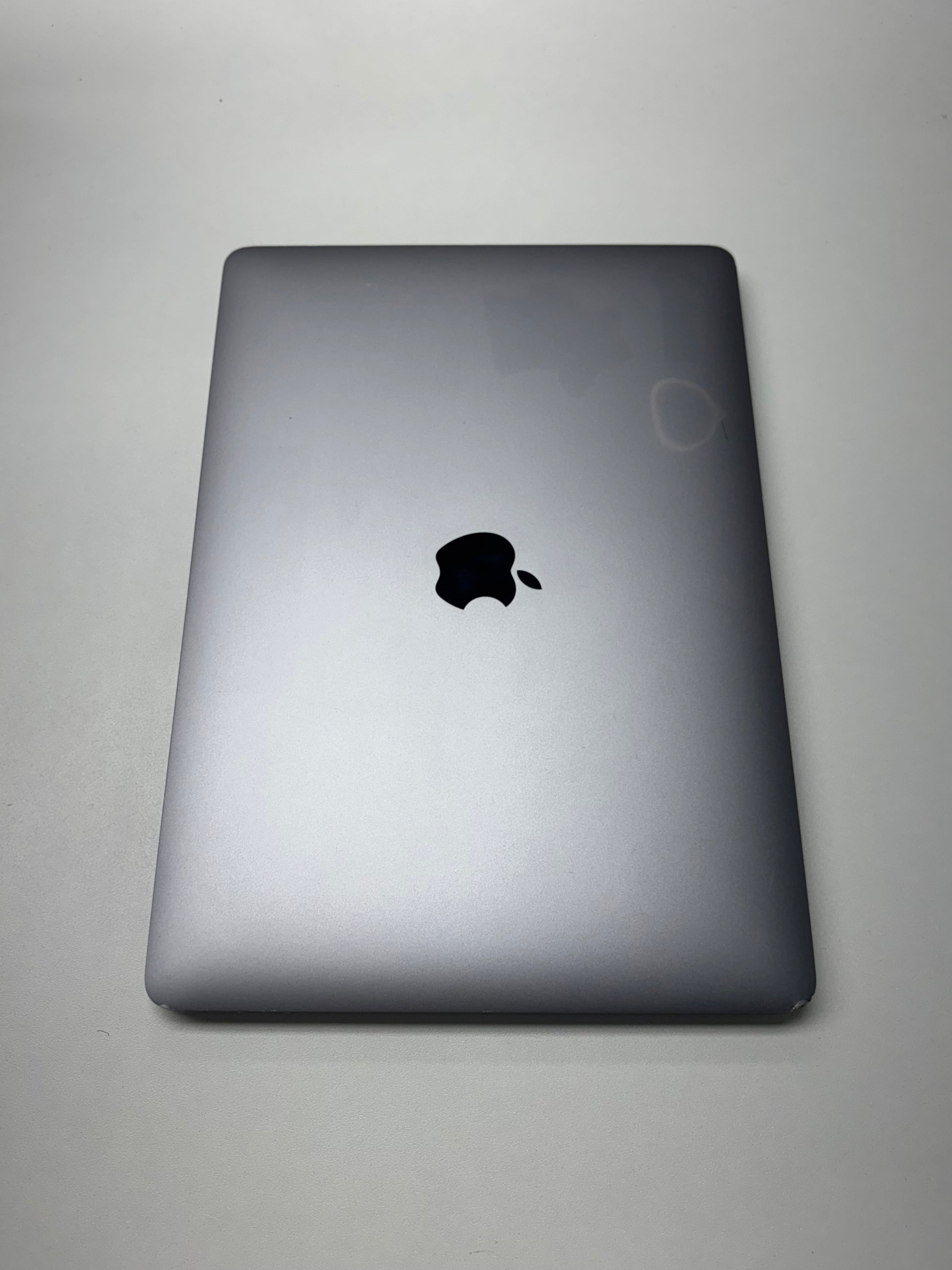 Apple MacBook Pro 13, mit Touch Bar Space Grau günstig gebraucht kaufen