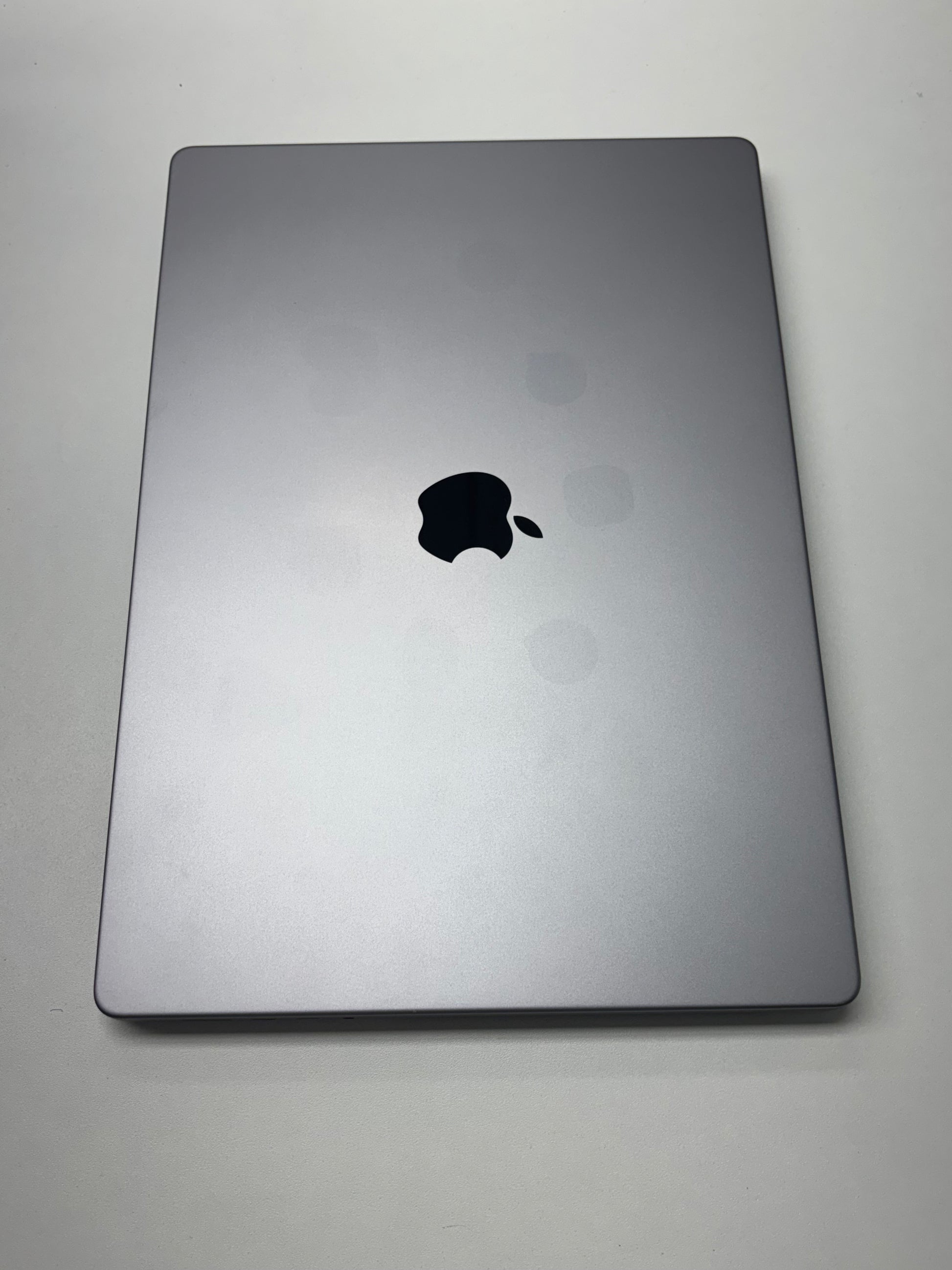 Apple MacBook Pro 16 Space Grau günstig gebraucht kaufen