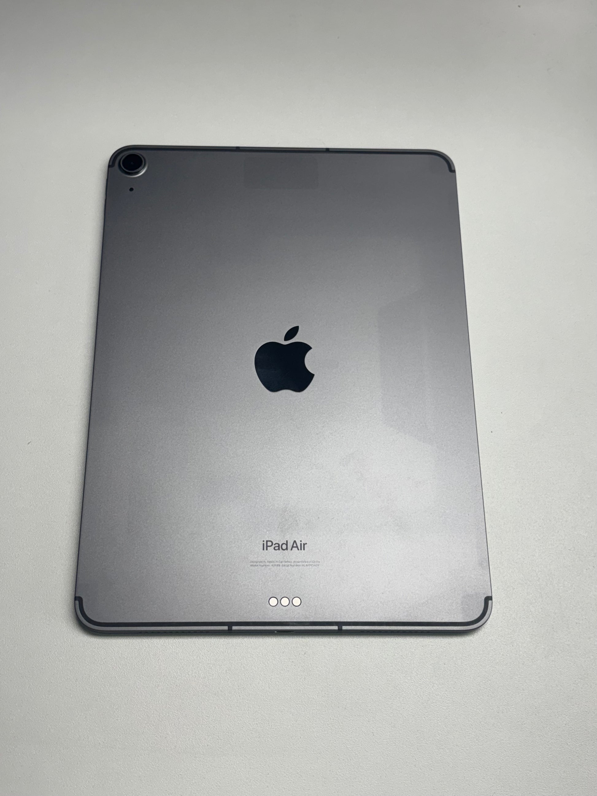 Apple iPad Air 5. Gen (2022) Space Grau günstig gebraucht kaufen
