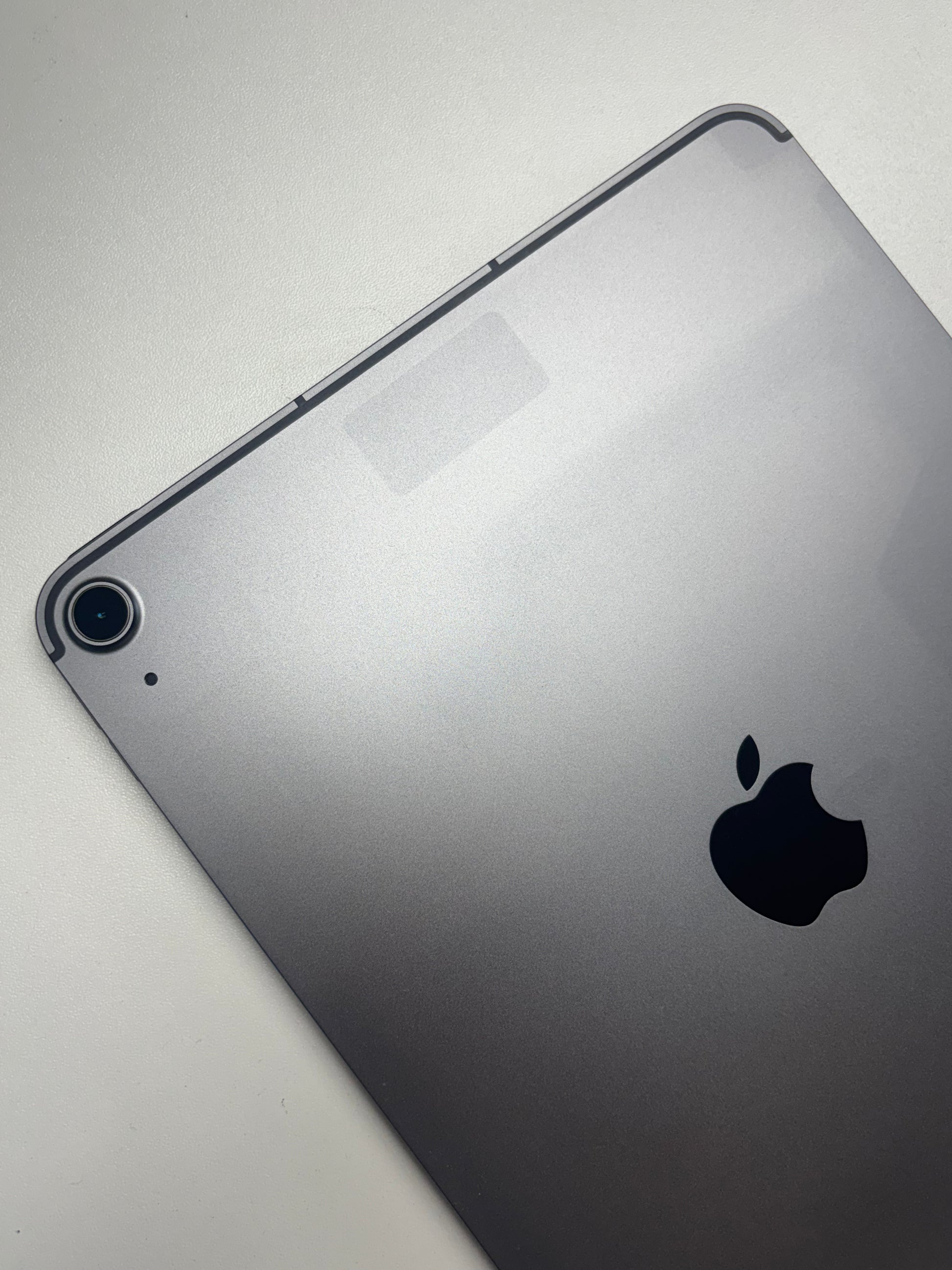Apple iPad Air 5. Gen (2022) Space Grau günstig gebraucht kaufen