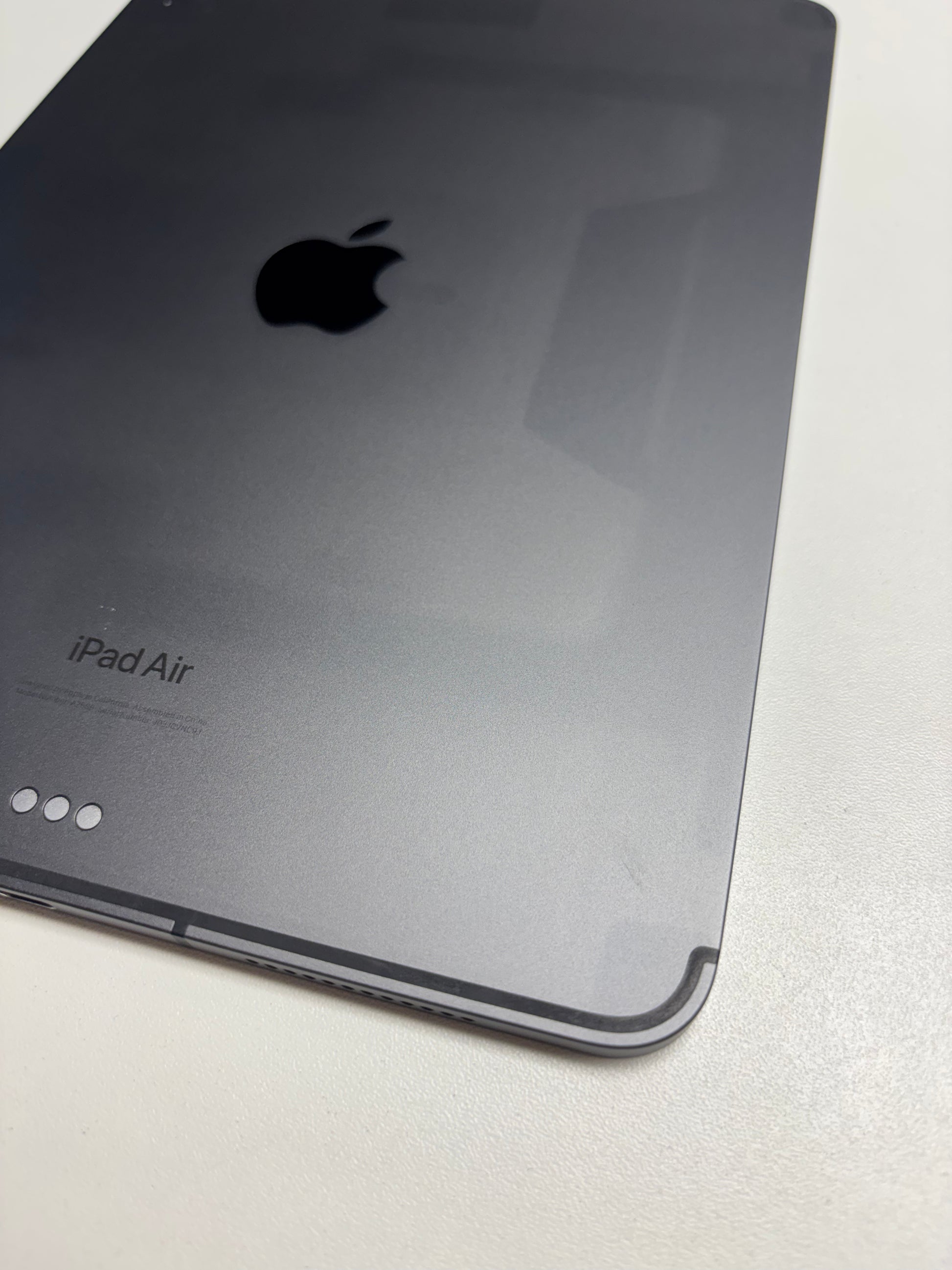 Apple iPad Air 5. Gen (2022) Space Grau günstig gebraucht kaufen