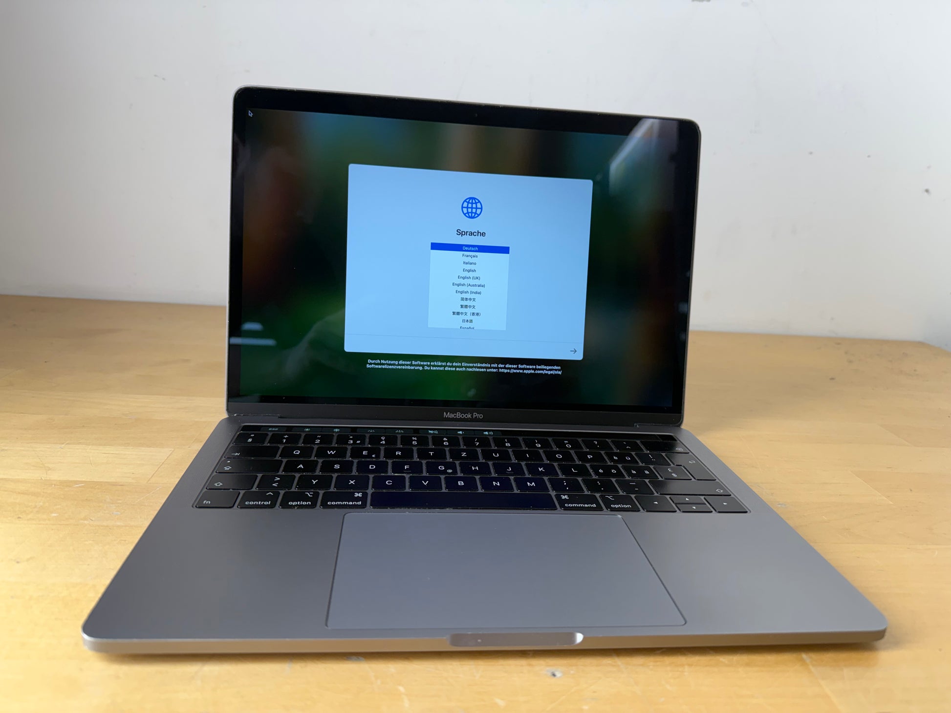 Apple MacBook Pro 13, Touch Bar Space Grau günstig gebraucht kaufen