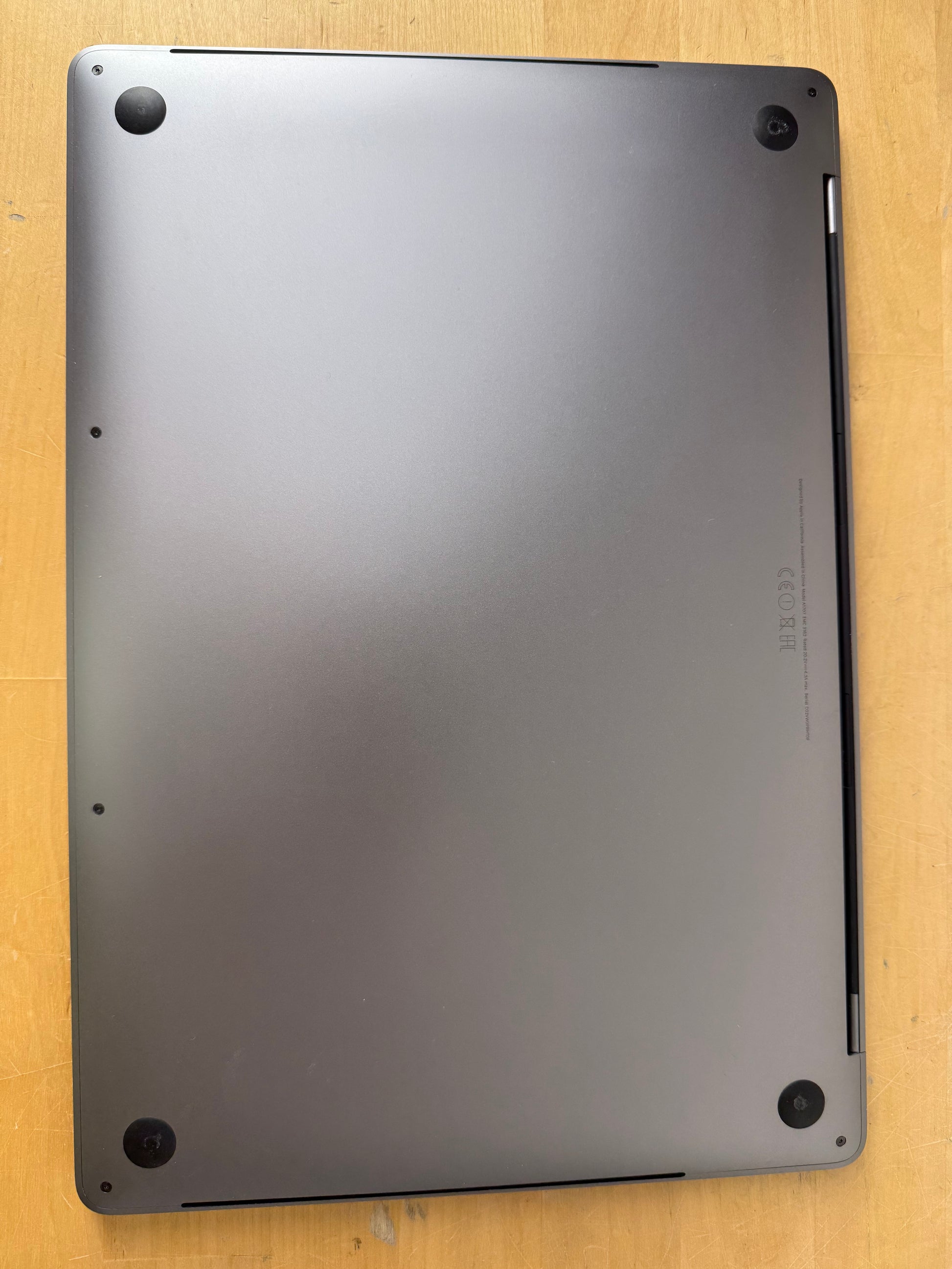 MacBook Pro 15 Zoll mit Touch Bar günstig gebraucht kaufen