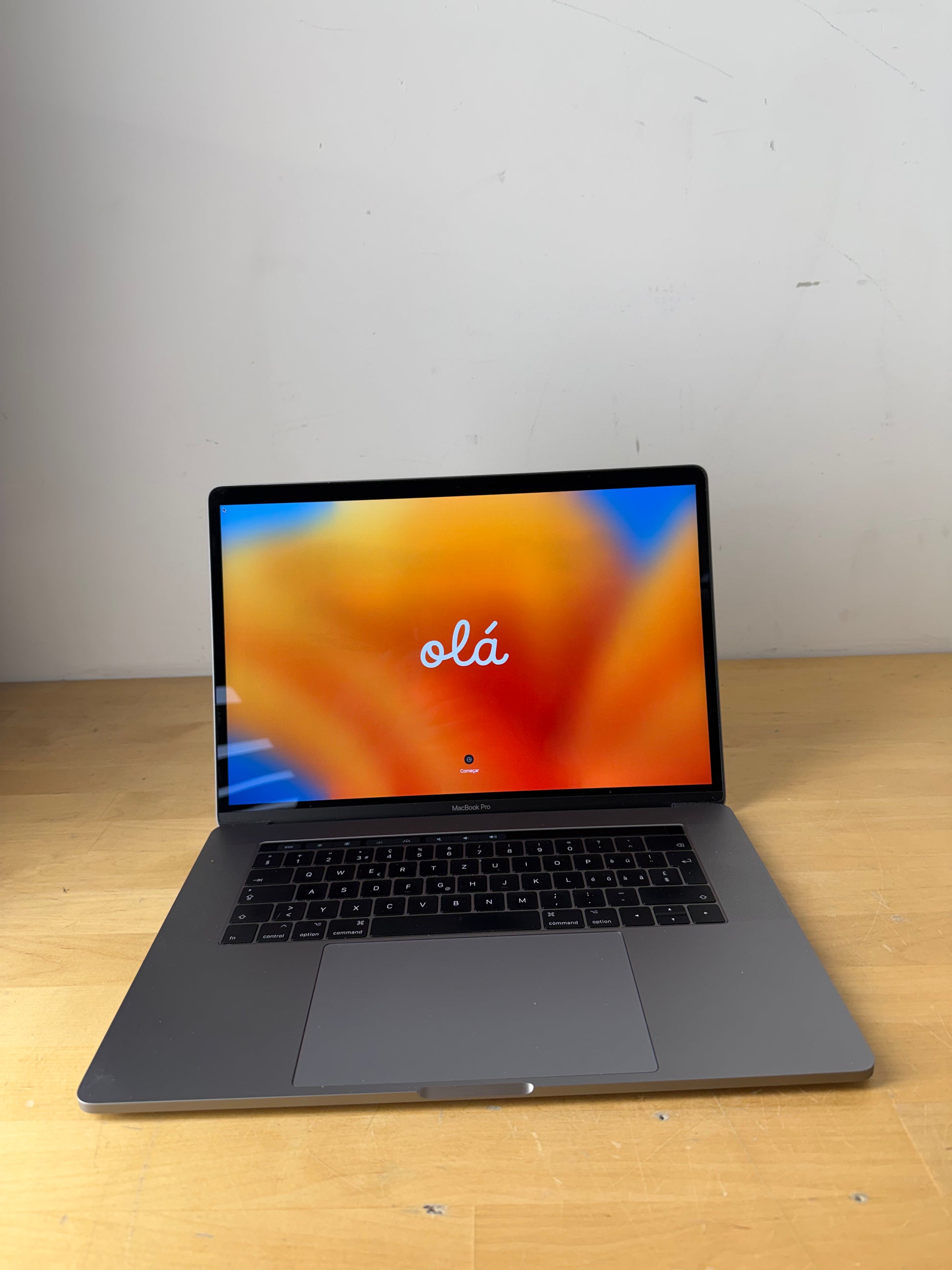 MacBook Pro 15 Zoll mit Touch Bar günstig gebraucht kaufen