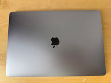 Apple MacBook Pro 15, mit Touch Bar Space Grau günstig gebraucht kaufen