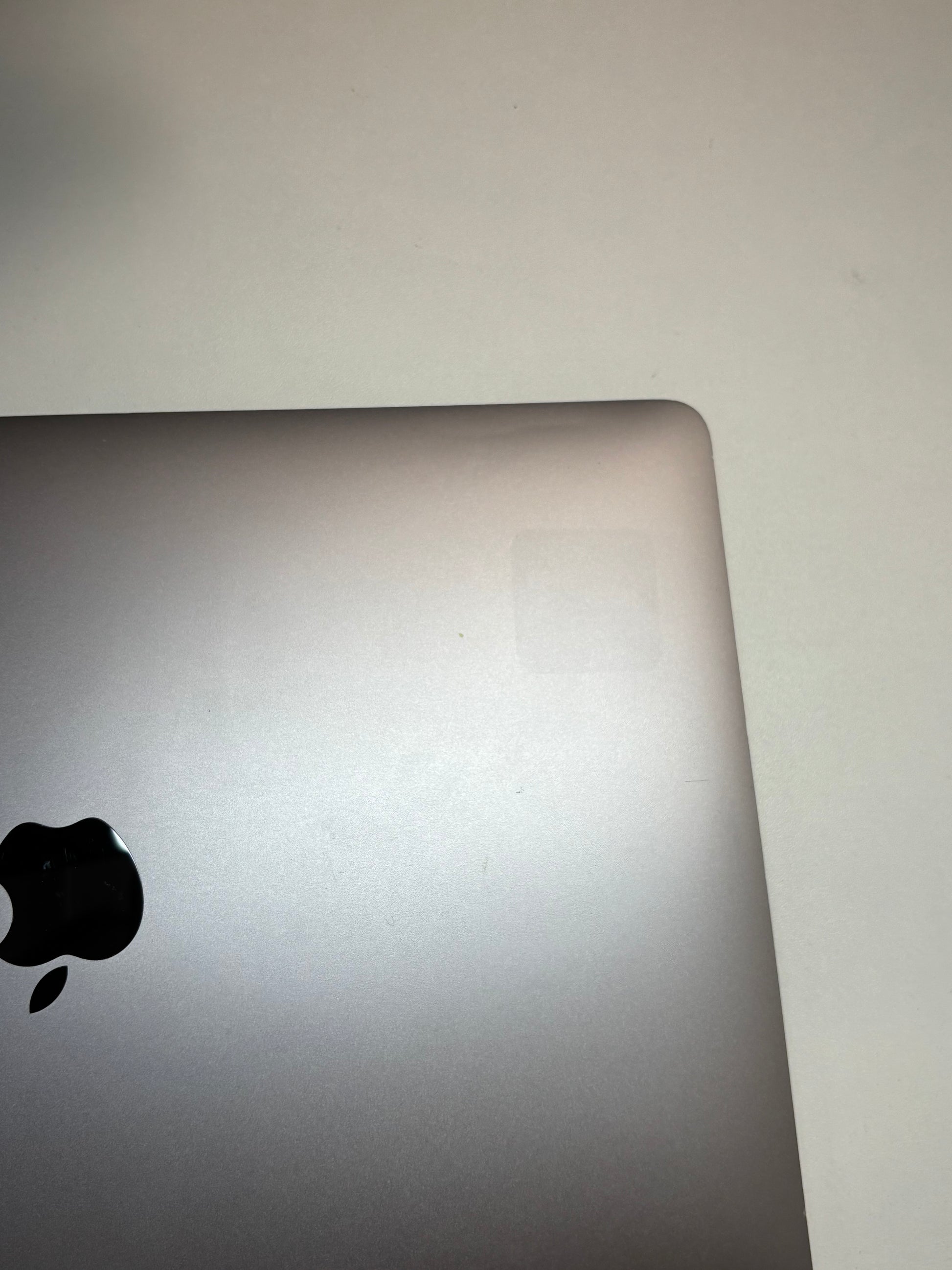 Apple MacBook Pro 13, Touch Bar Space Grau günstig gebraucht kaufen