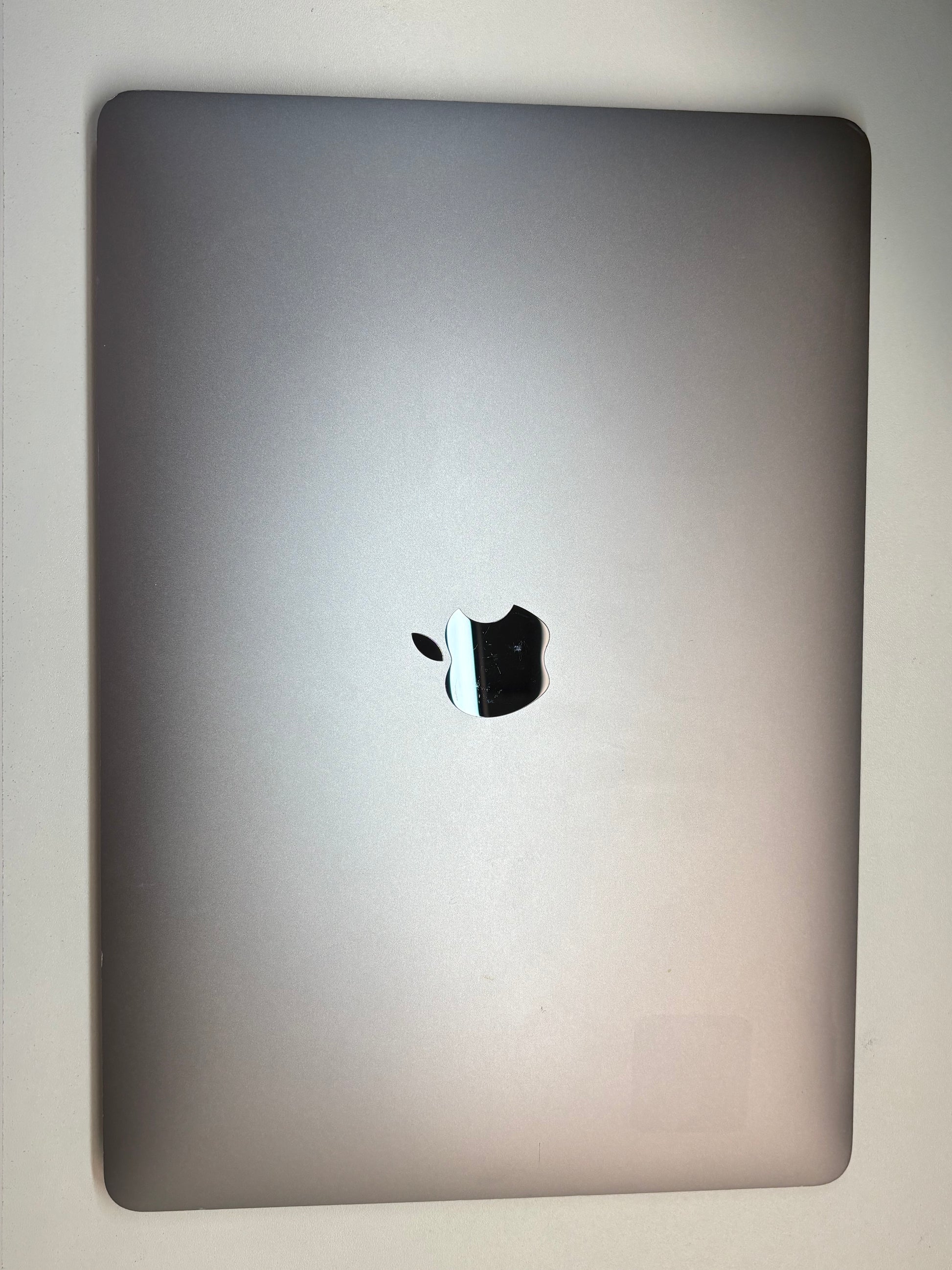 Apple MacBook Pro 13, Touch Bar Space Grau günstig gebraucht kaufen