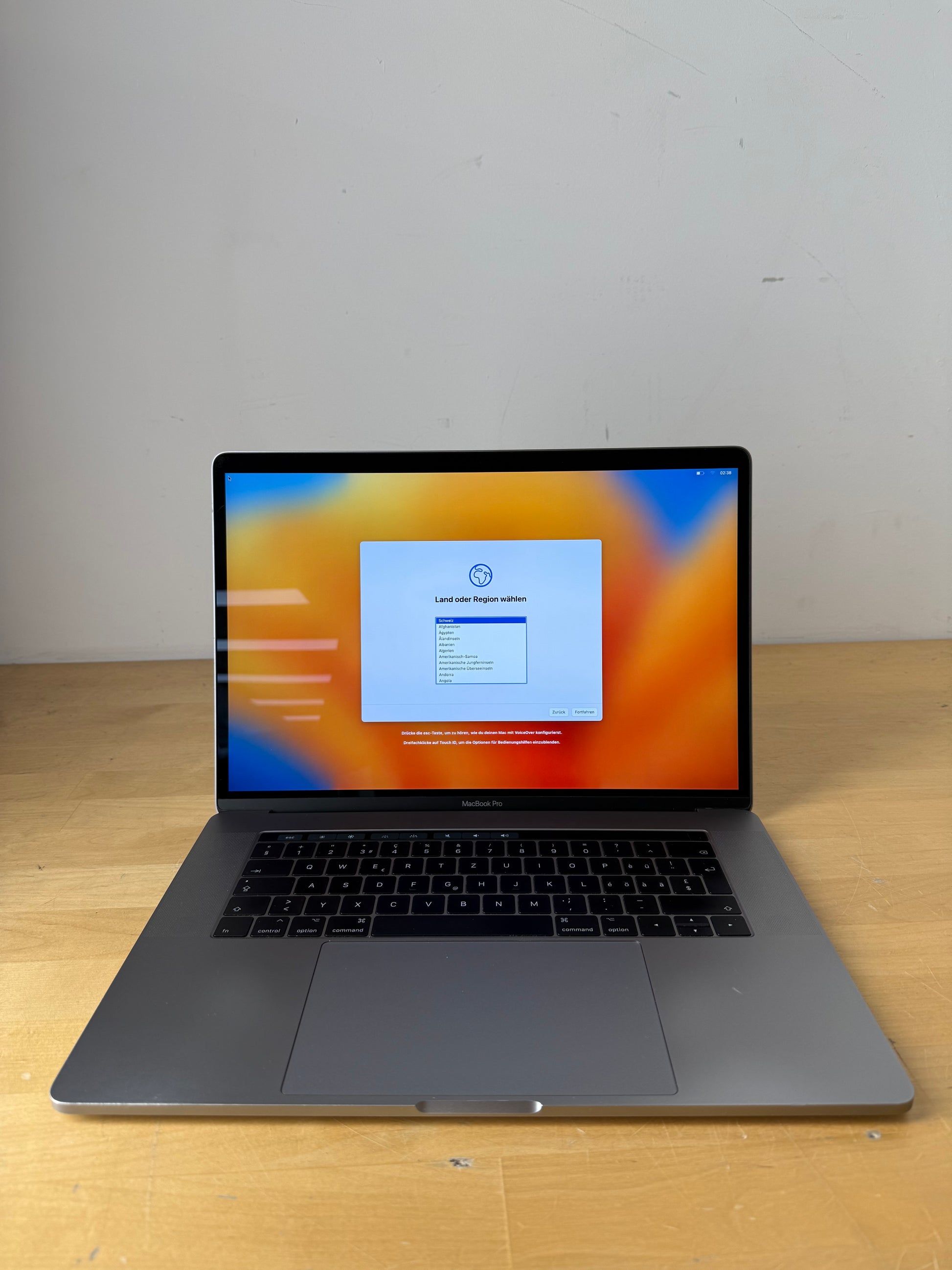 MacBook Pro 15 Zoll mit Touch Bar günstig gebraucht kaufen