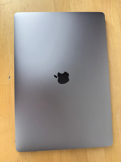 MacBook Pro 15 Zoll mit Touch Bar günstig gebraucht kaufen