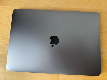 Apple MacBook Pro 13, mit Touch Bar Space Grau günstig gebraucht kaufen