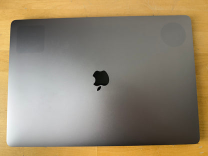 Apple MacBook Pro 16, mit Touch Bar Space Gray günstig gebraucht kaufen