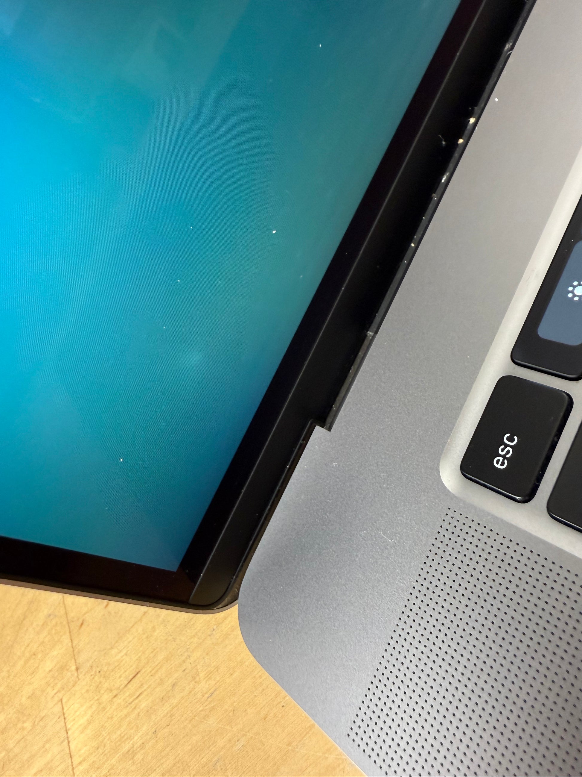 Apple MacBook Pro 16, mit Touch Bar Space Gray günstig gebraucht kaufen