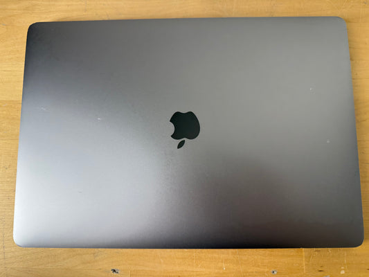 Apple MacBook Pro 15, mit Touch Bar Space Grau günstig gebraucht kaufen