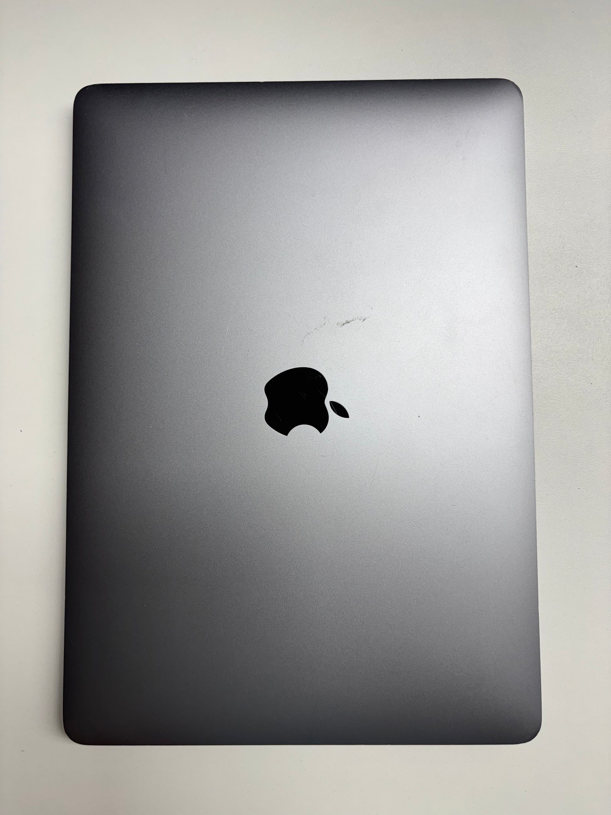 Apple MacBook Pro 13, mit Touch Bar Space Grau günstig gebraucht kaufen