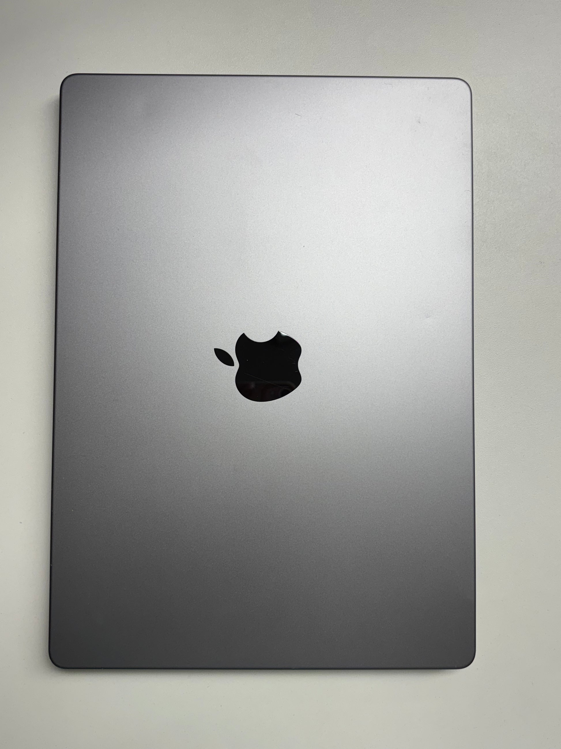 Apple MacBook Pro 14 Space Grau günstig gebraucht kaufen