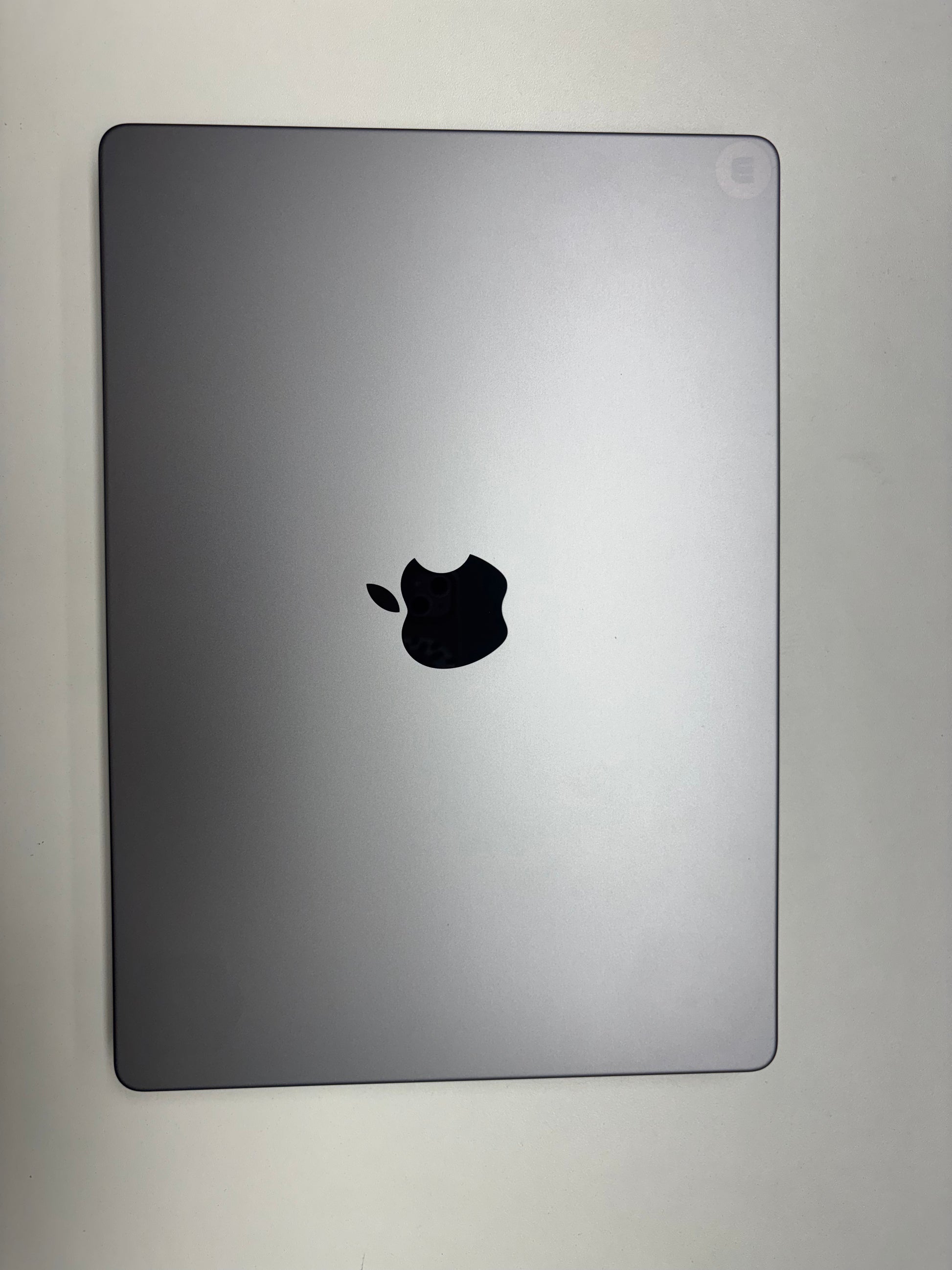 Apple MacBook Pro 14 Space Grau günstig gebraucht kaufen