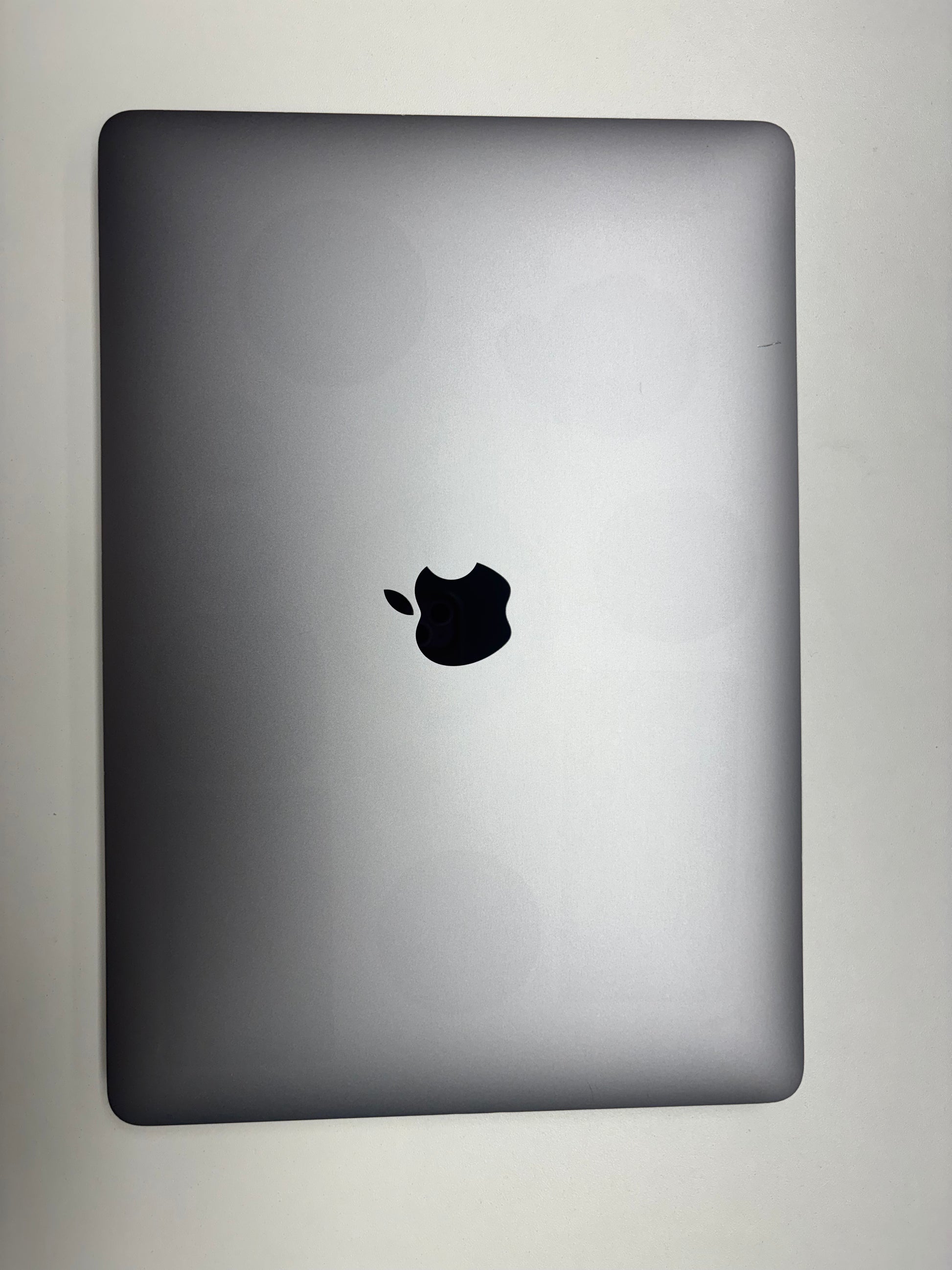 Apple MacBook Pro 13, mit Touch Bar Space Grau günstig gebraucht kaufen