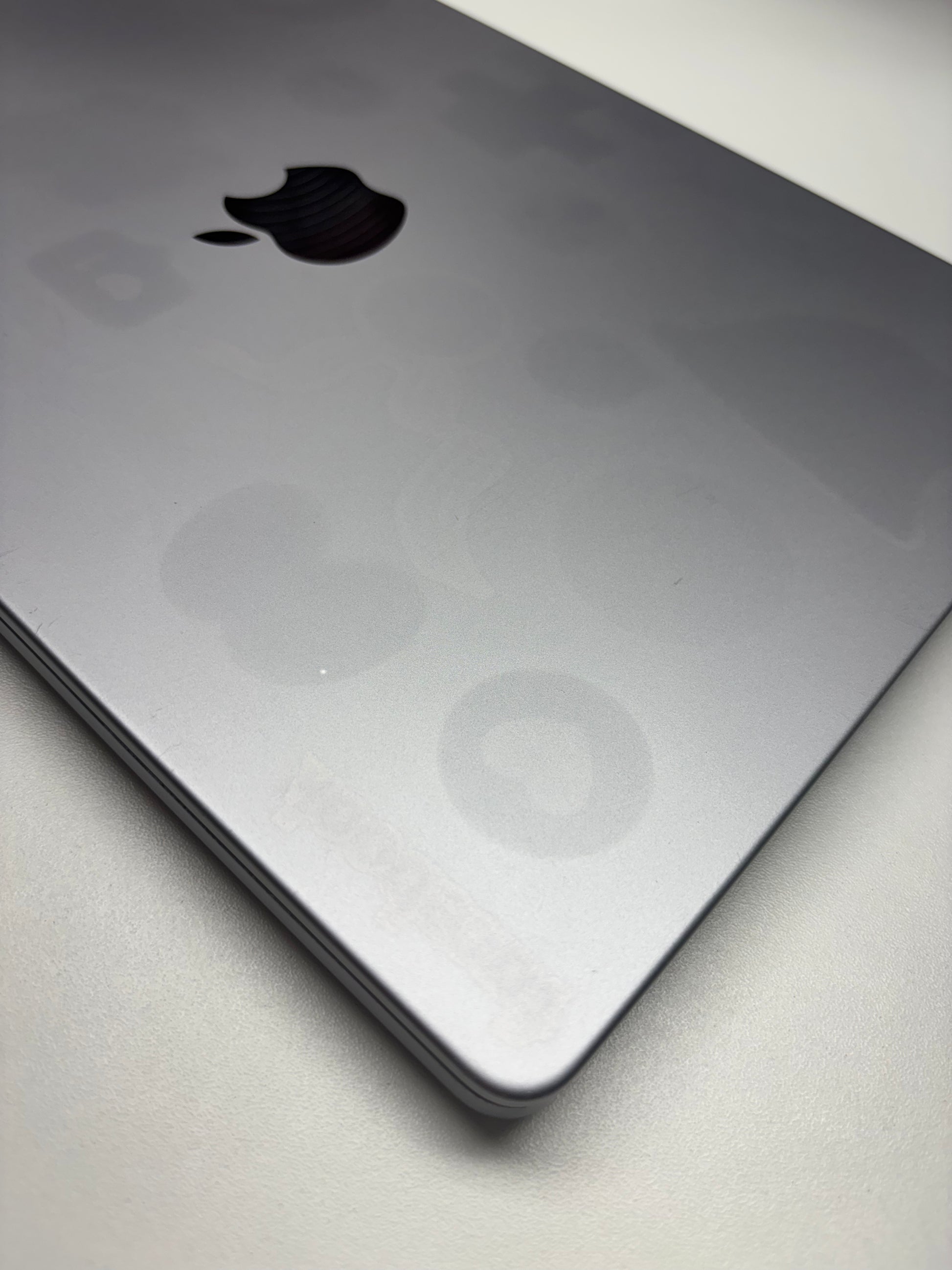 Apple MacBook Pro 14 Space Grau günstig gebraucht kaufen