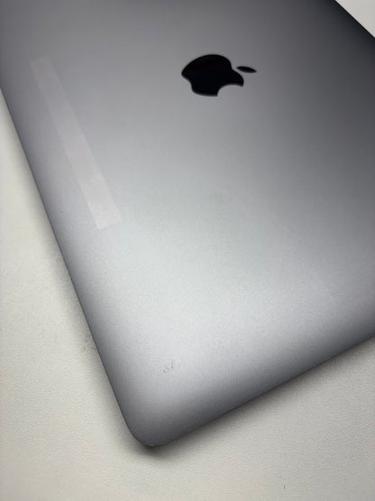 Apple MacBook Air 13 M1, 8-Core CPU und 7-Core GPU Late 2020 Space Grau Grau günstig gebraucht kaufen