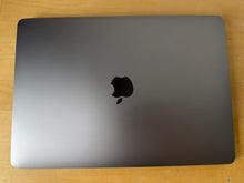 Apple MacBook Air 13 M1, 8-Core CPU und 7-Core GPU Late 2020 Space Grau Grau günstig gebraucht kaufen