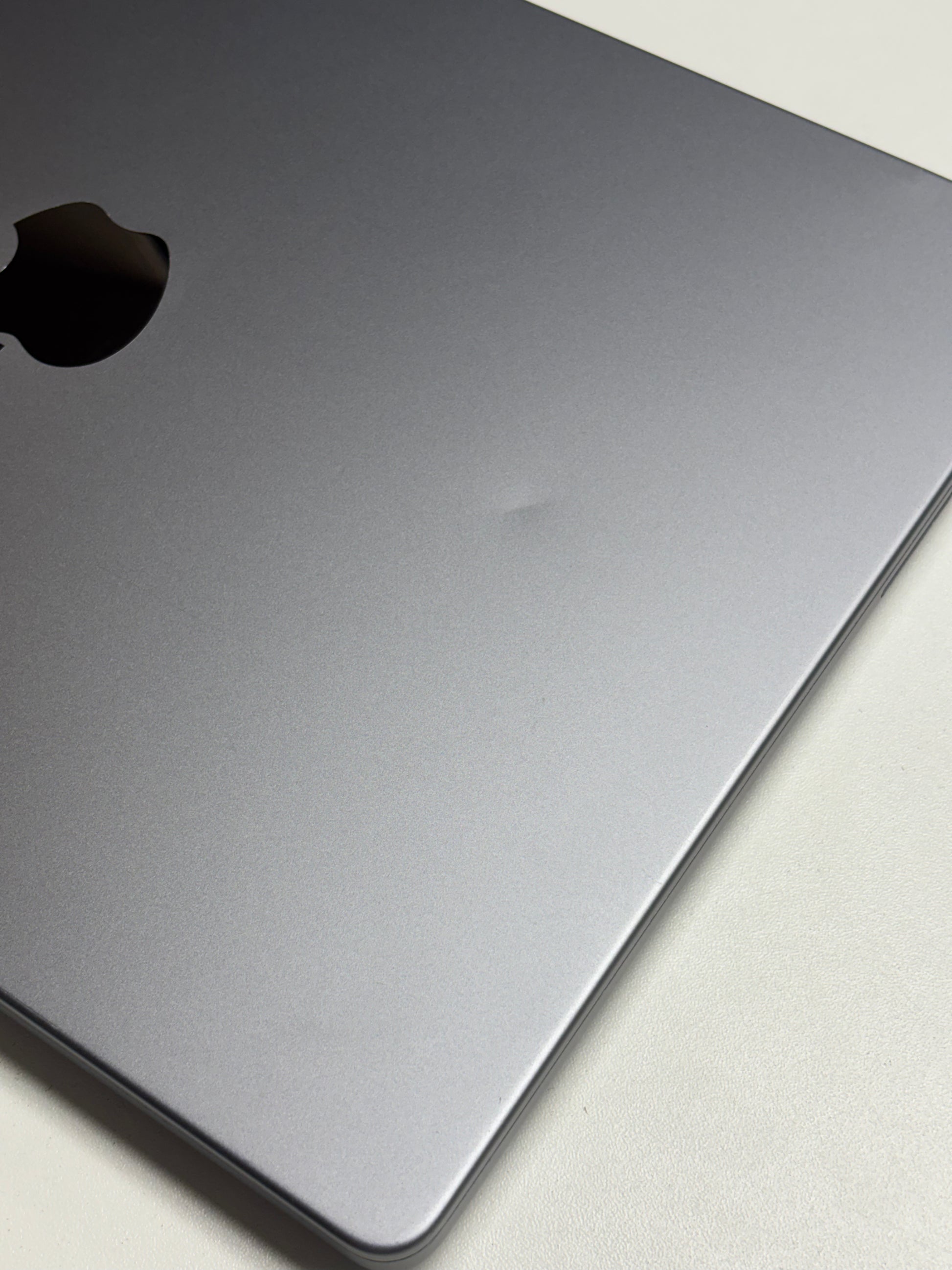 Apple MacBook Pro 14 Space Grau günstig gebraucht kaufen