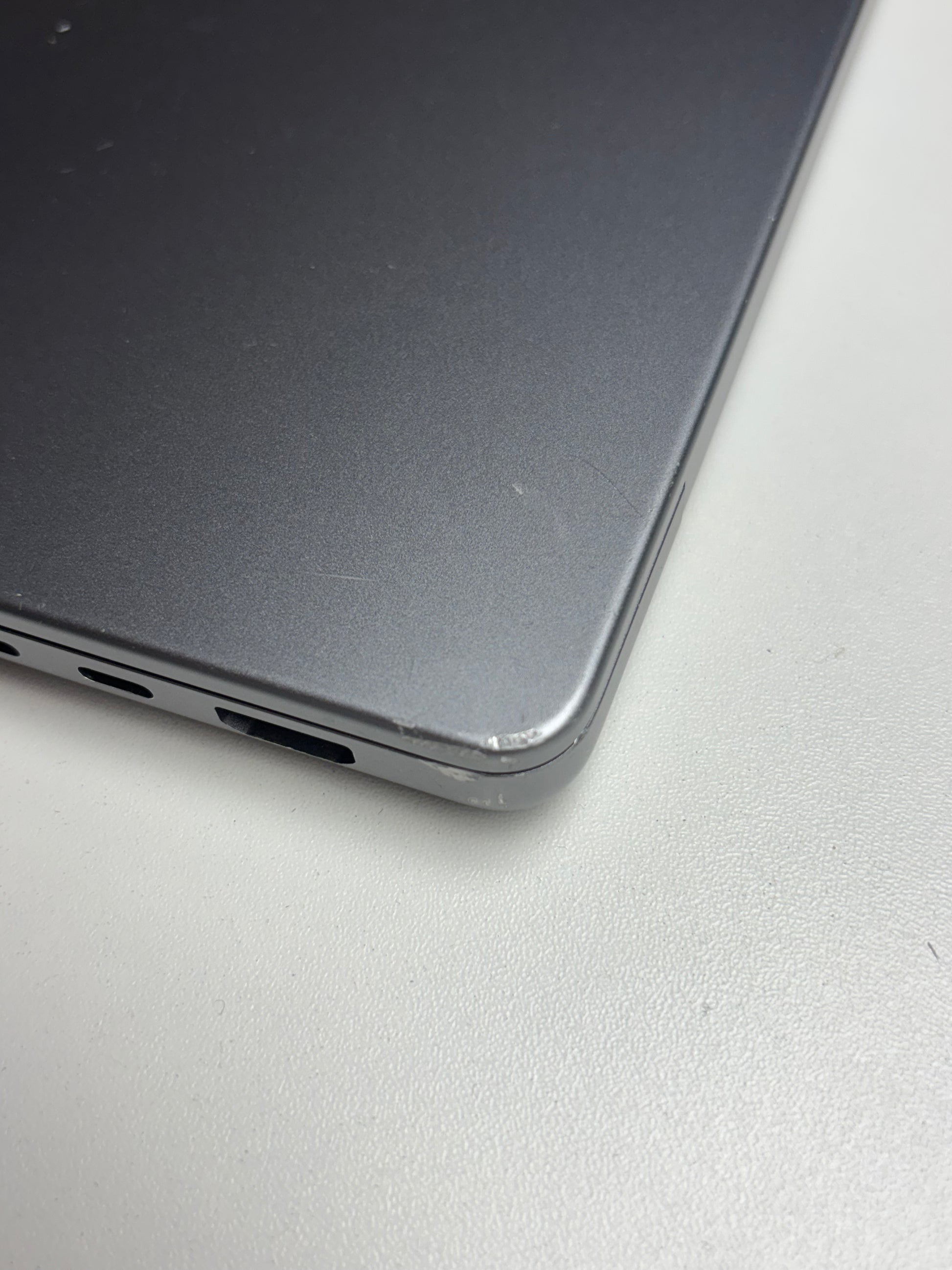 Apple MacBook Pro 14 Space Grau günstig gebraucht kaufen