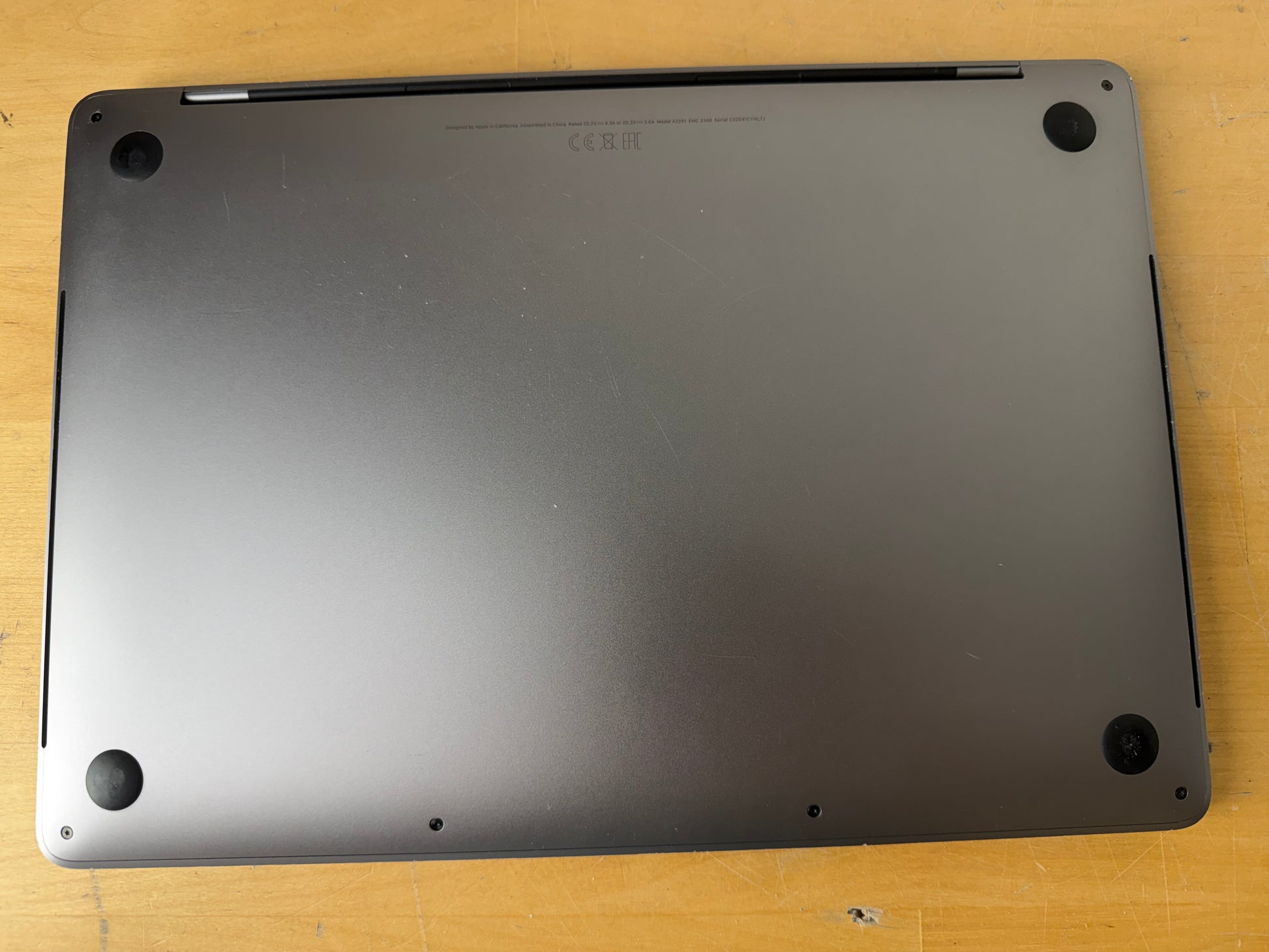 MacBook Pro 13, mit Touch Bar Space Grau günstig gebraucht kaufen