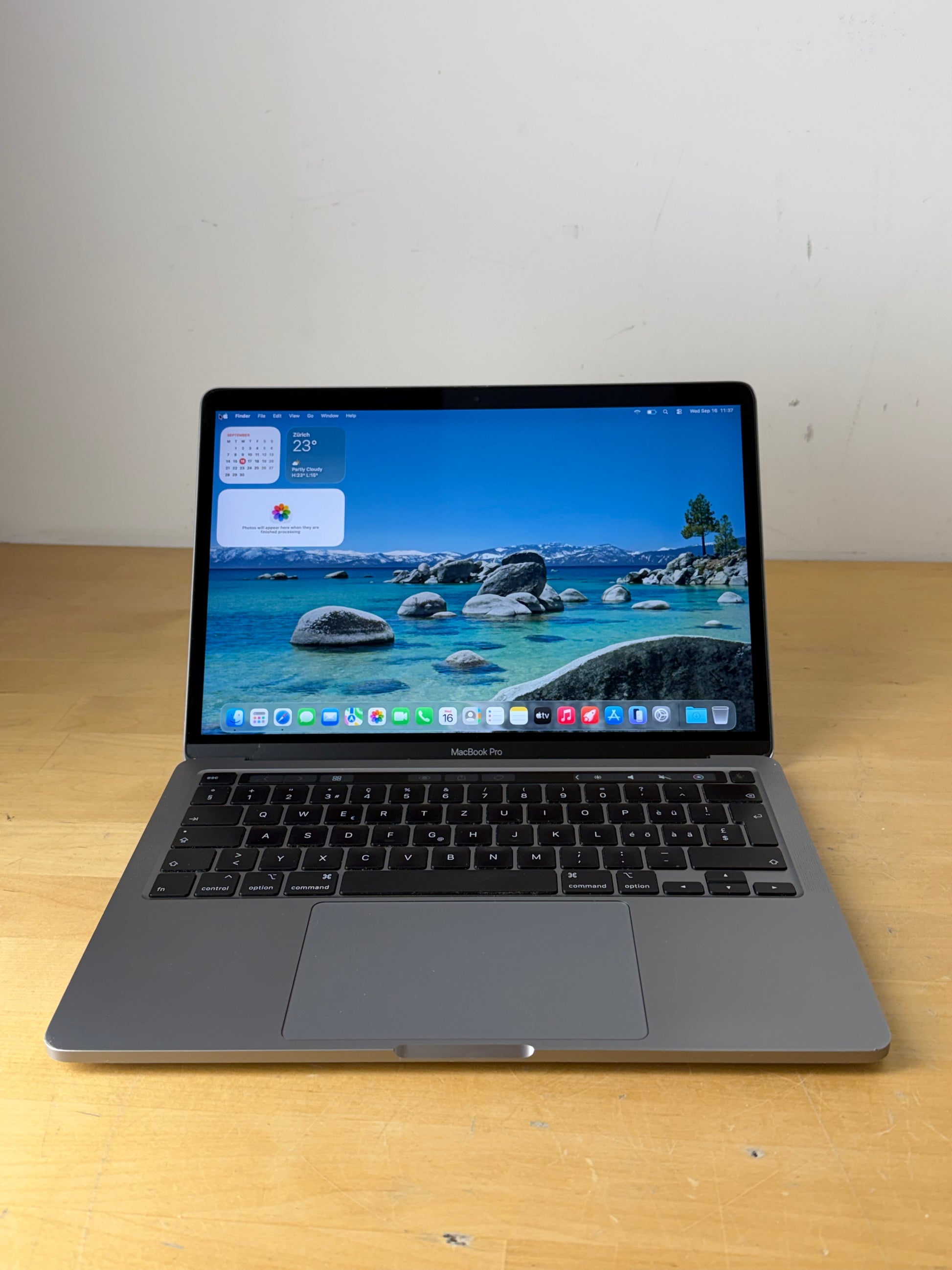 MacBook Pro 13, mit Touch Bar Space Grau günstig gebraucht kaufen