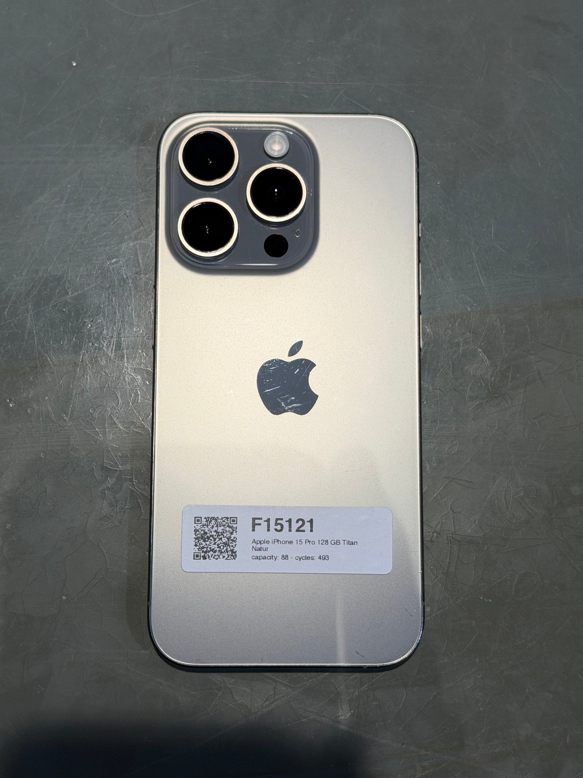 Apple iPhone 15 Pro Titan Natur günstig gebraucht kaufen