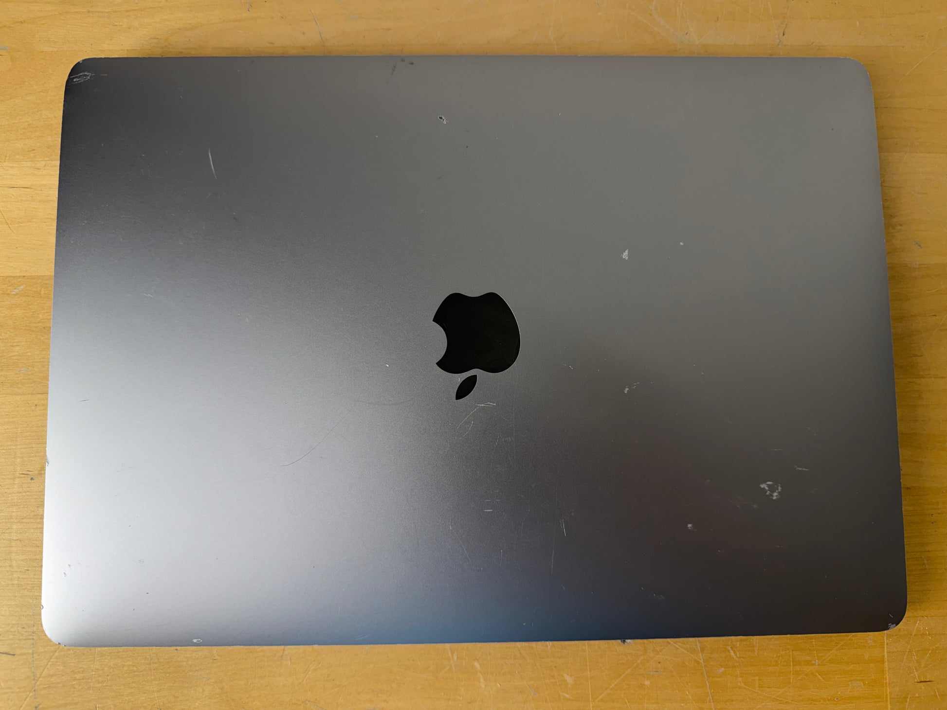 MacBook Pro 13, mit Touch Bar Space Grau günstig gebraucht kaufen