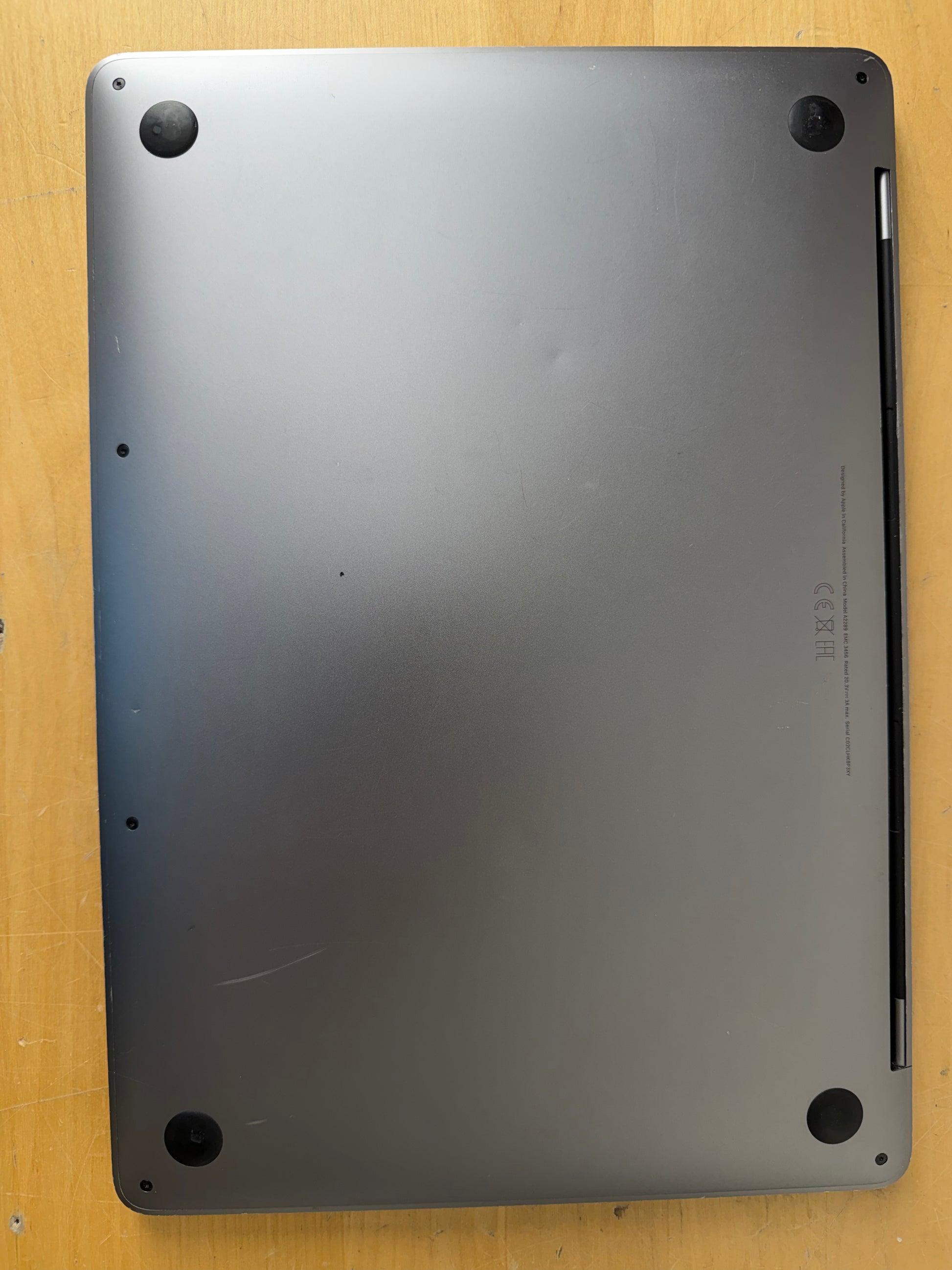 MacBook Pro 13, mit Touch Bar Space Grau günstig gebraucht kaufen