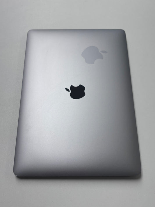 Apple MacBook Air 13 M1, 8-Core CPU und 7-Core GPU Late 2020 Space Grau Grau günstig gebraucht kaufen