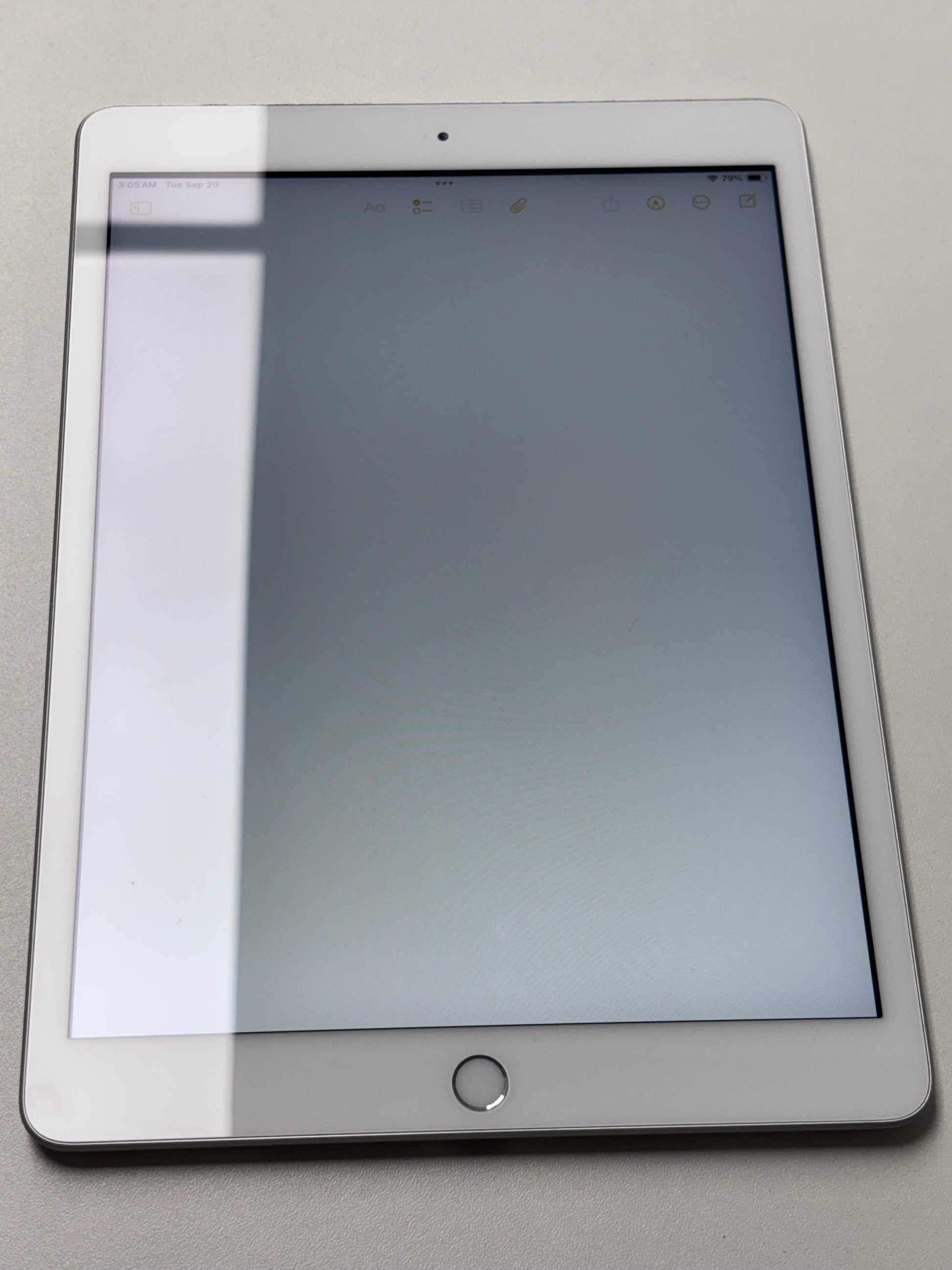 Apple iPad 7th gen (2019) Silber günstig gebraucht kaufen