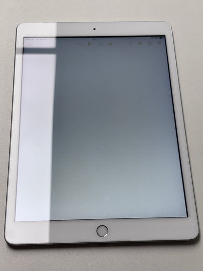 Apple iPad 7th gen (2019) Silber günstig gebraucht kaufen