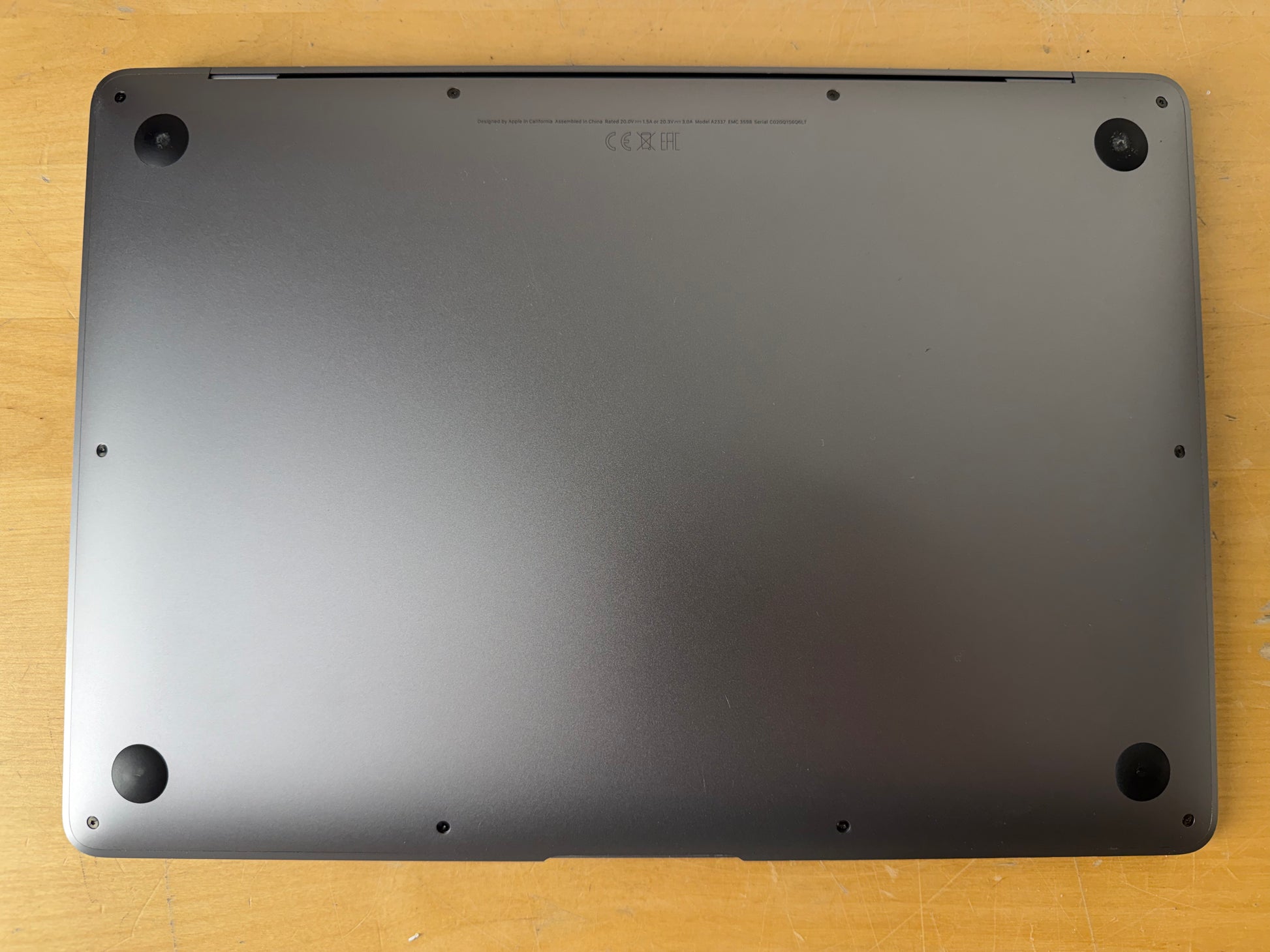 Apple MacBook Air 13 M1, 8-Core CPU und 7-Core GPU Late 2020 Space Grau Grau günstig gebraucht kaufen