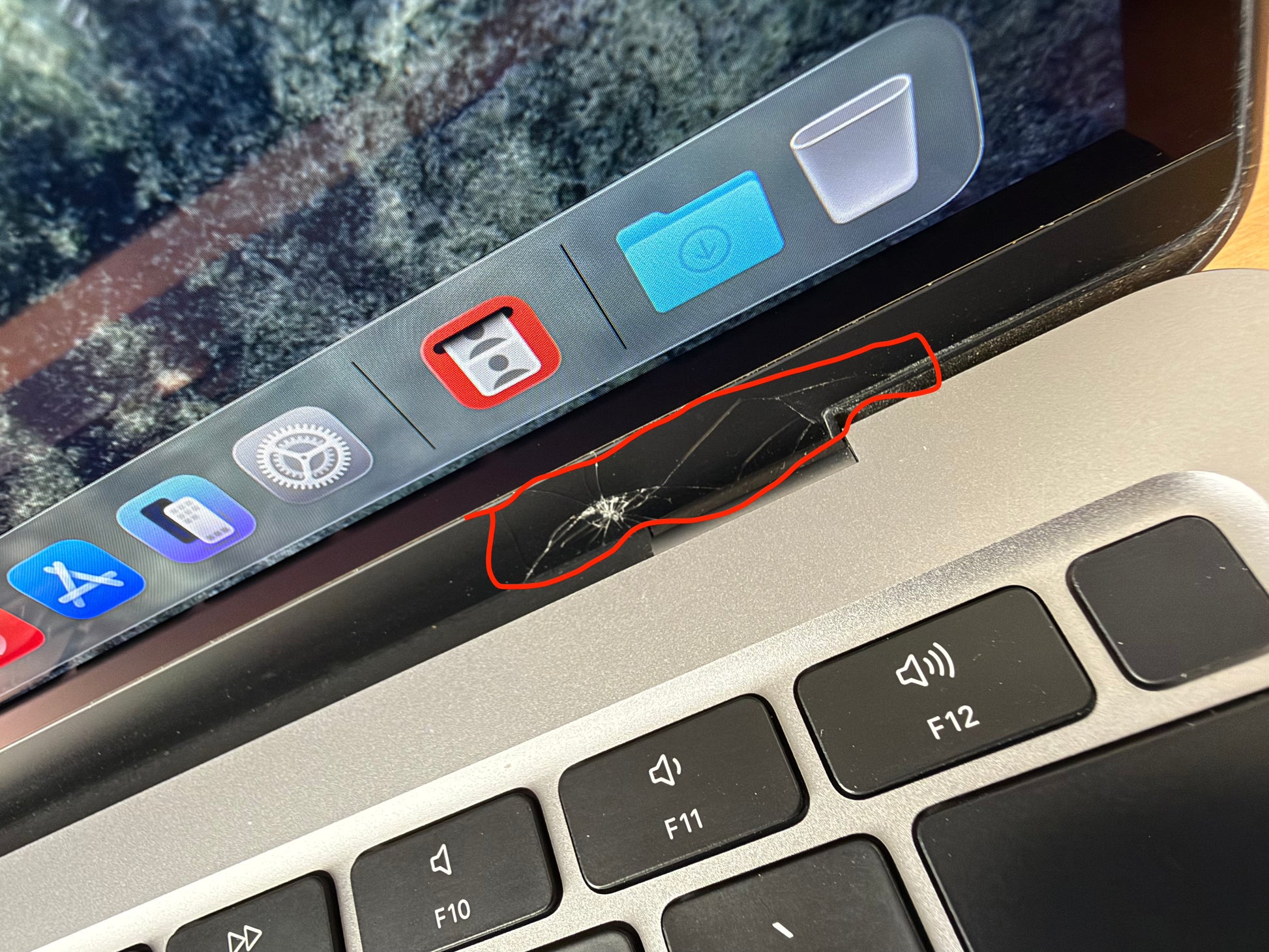 Apple MacBook Air 13 M1, 8-Core CPU und 7-Core GPU Late 2020 Space Grau Grau günstig gebraucht kaufen