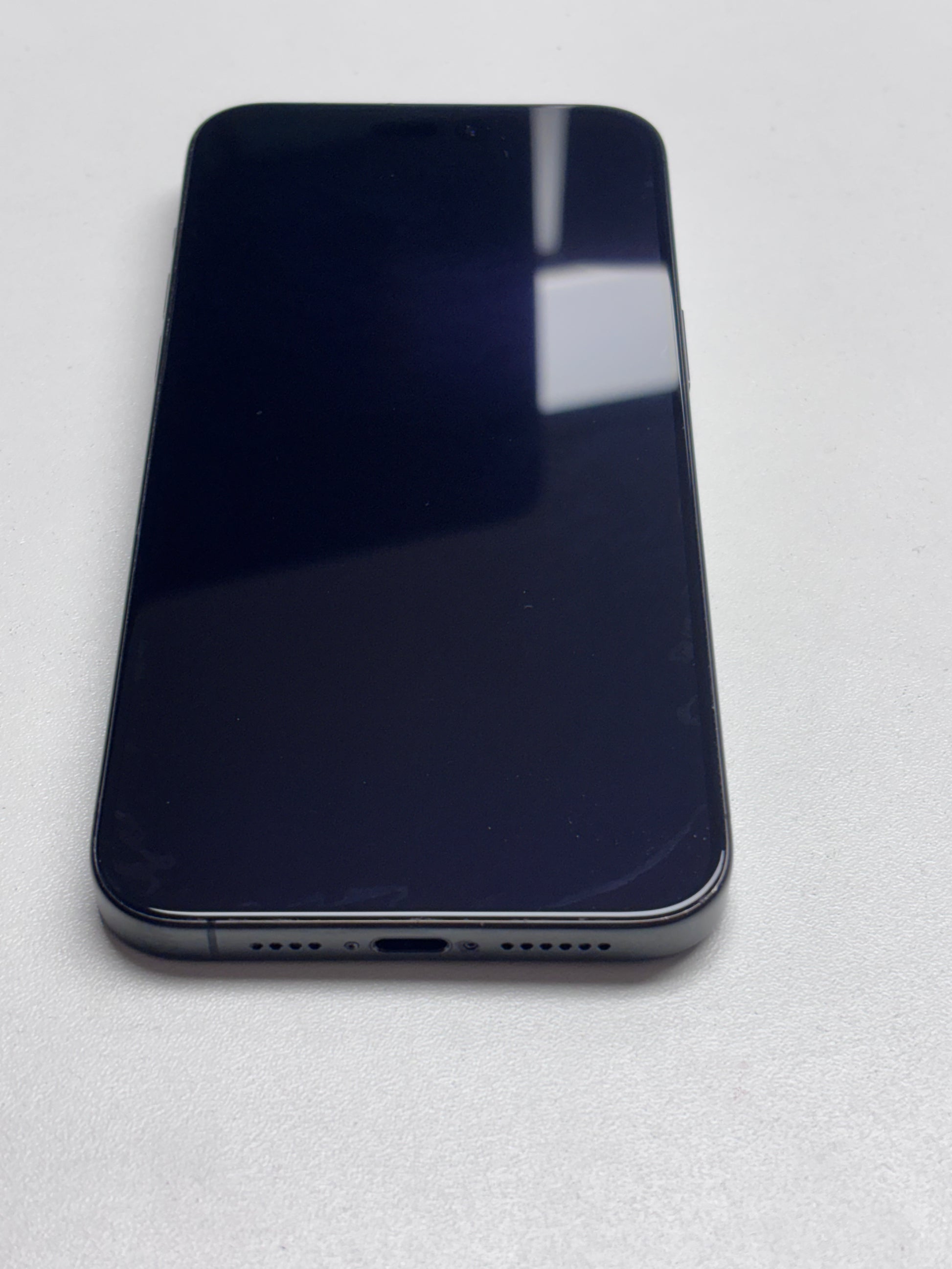 Apple iPhone 15 Pro Max Titan Schwarz günstig gebraucht kaufen