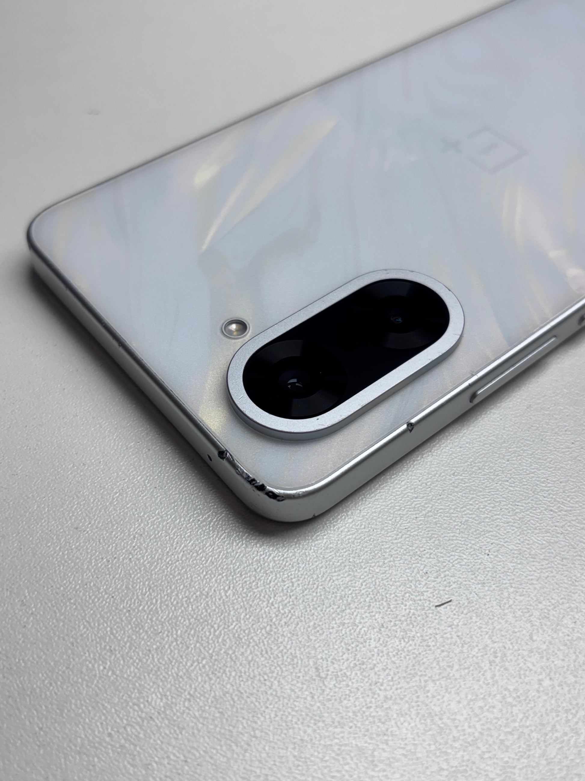 OnePlus Nord CE5 Mediatek Dimensity 8350 Apex (4 nm)  Marble Mist Weiss günstig gebraucht kaufen