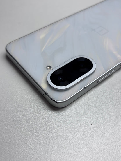OnePlus Nord CE5 Mediatek Dimensity 8350 Apex (4 nm)  Marble Mist Weiss günstig gebraucht kaufen