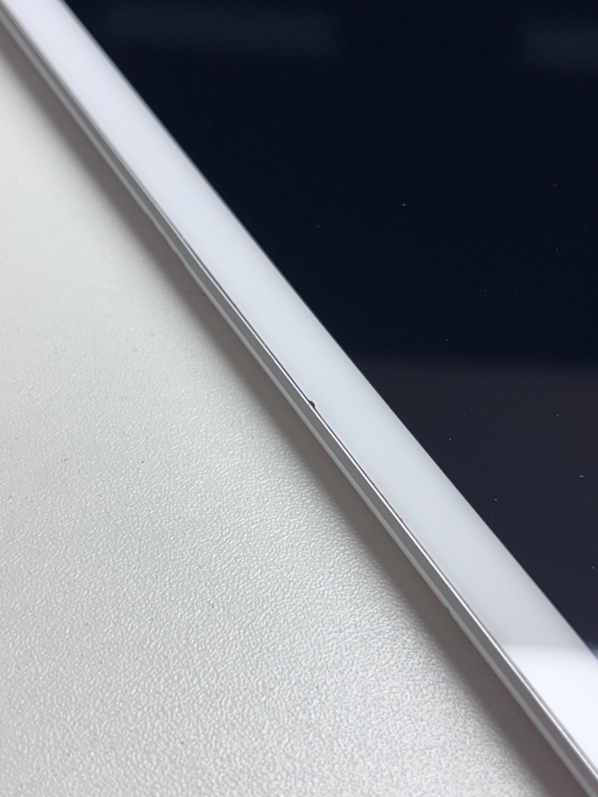 Apple iPad 7th gen (2019) Silber günstig gebraucht kaufen