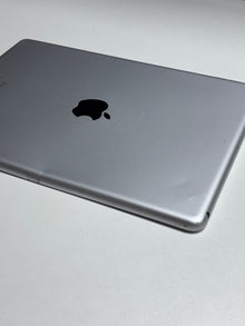 Apple iPad 7th gen (2019) Silber günstig gebraucht kaufen