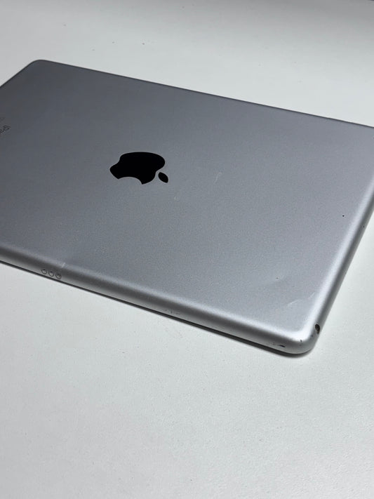 Apple iPad 7th gen (2019) Silber günstig gebraucht kaufen