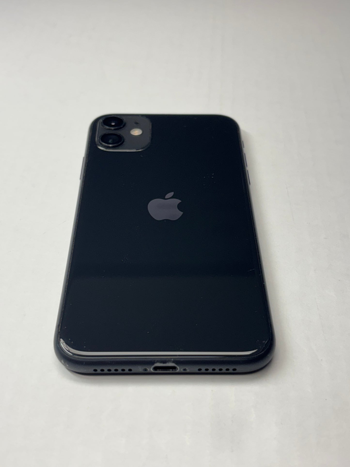 Apple iPhone 11 Schwarz günstig gebraucht kaufen