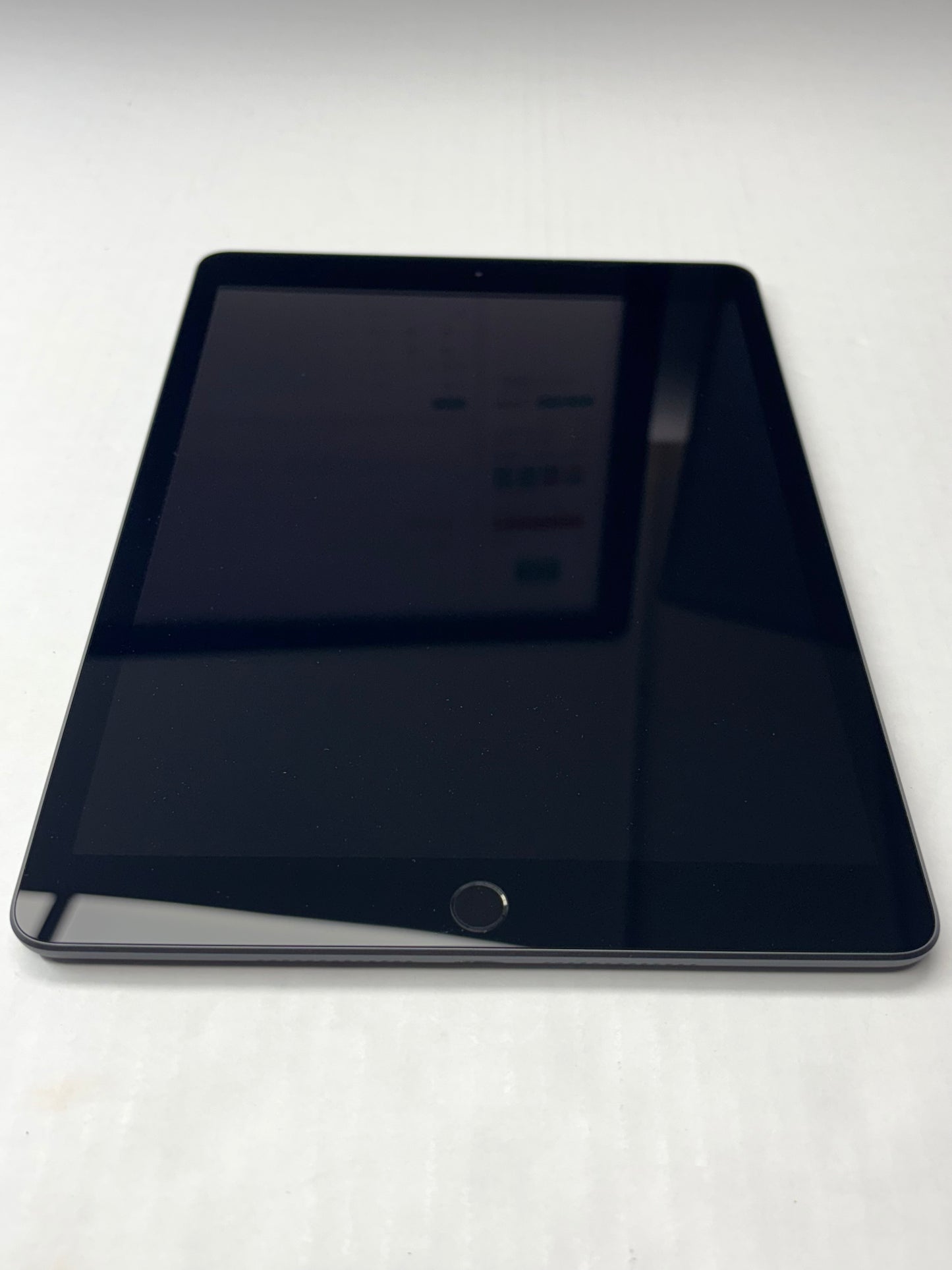 Apple iPad 7th gen (2019) Space Grau günstig gebraucht kaufen