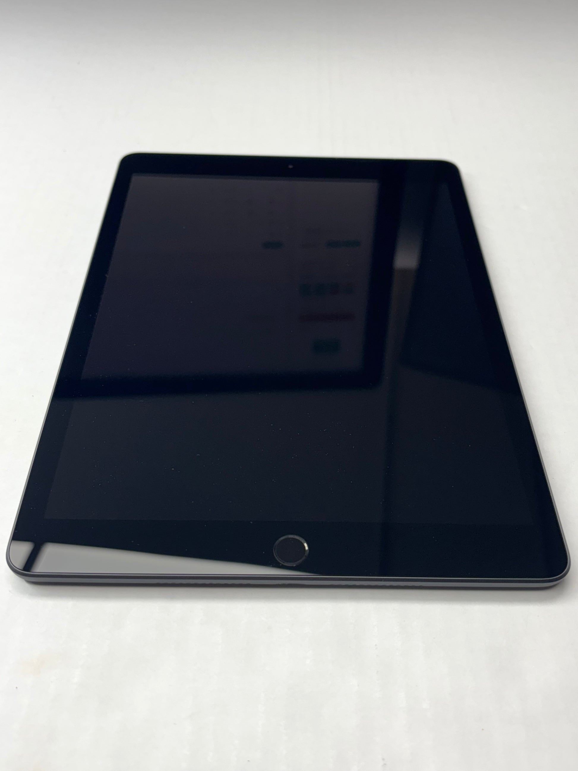 Apple iPad 7th gen (2019) Space Grau günstig gebraucht kaufen