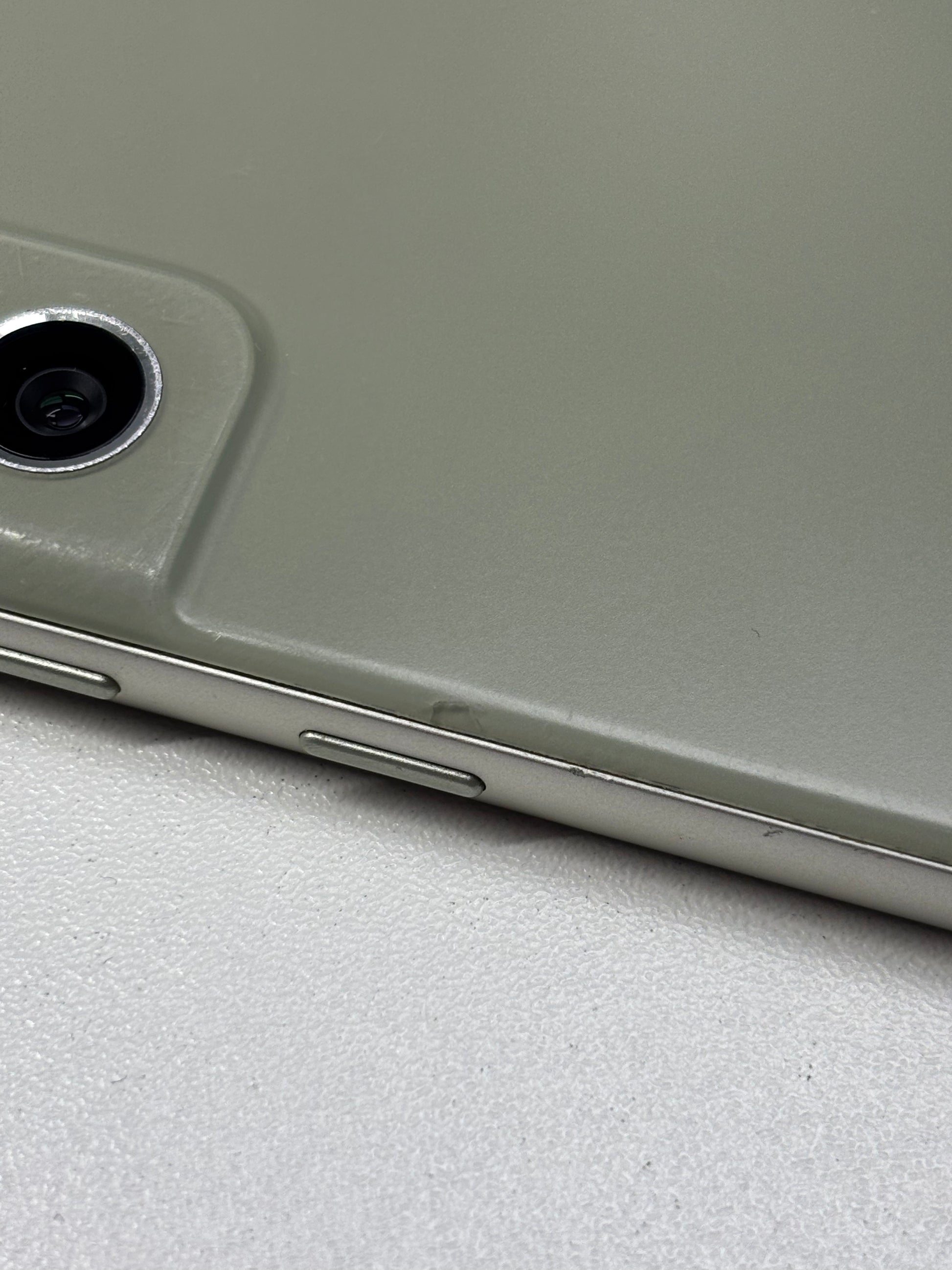 Samsung Galaxy S21 FE 5G Olive günstig gebraucht kaufen