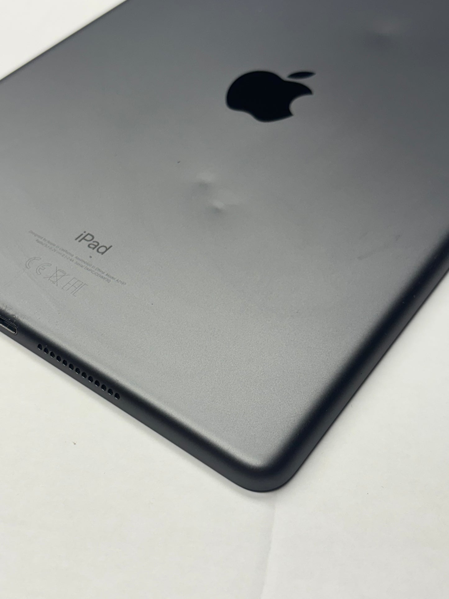 Apple iPad 7th gen (2019) Space Grau günstig gebraucht kaufen