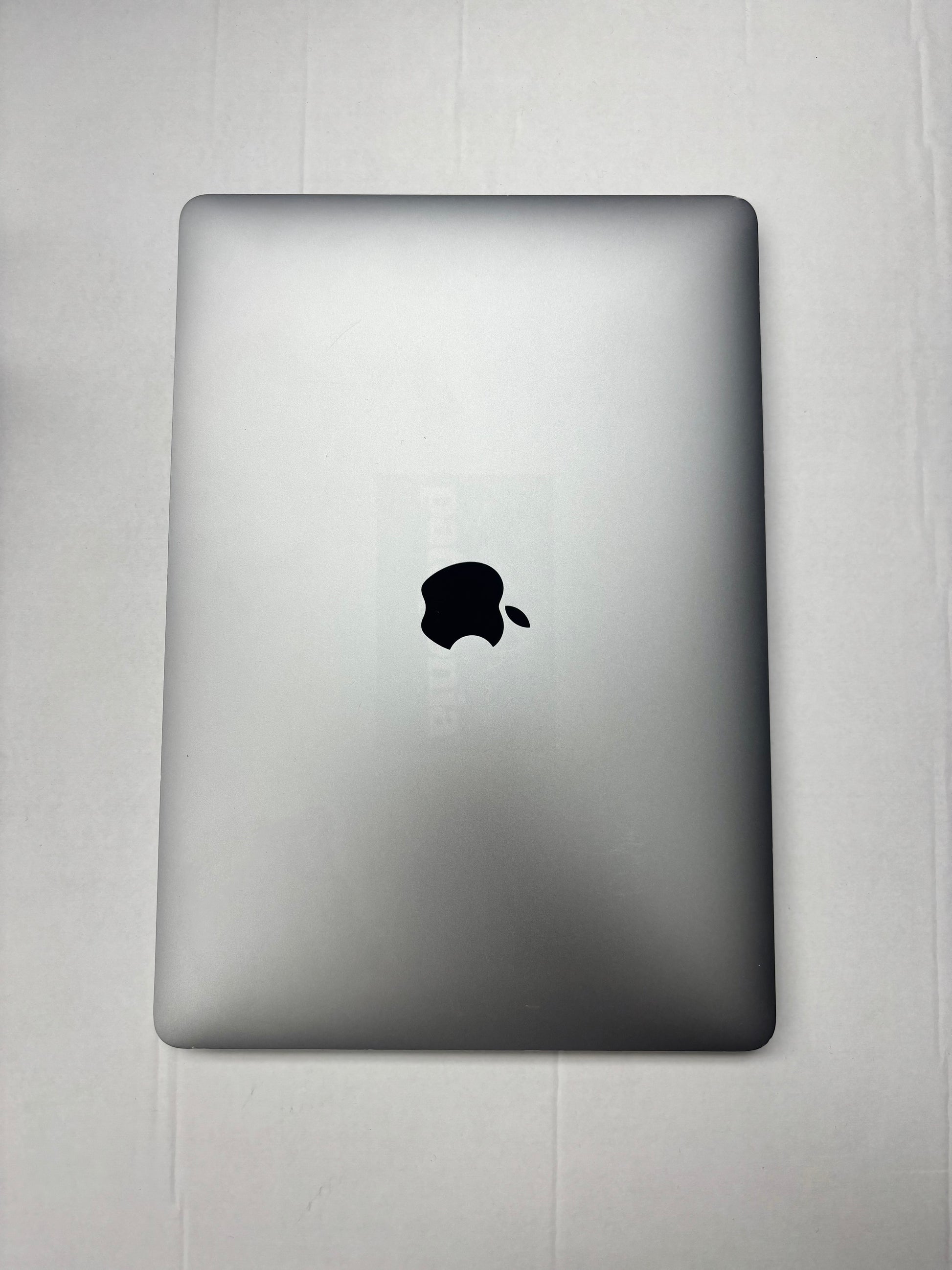 Apple MacBook Pro 13, mit Touch Bar Space Grau günstig gebraucht kaufen